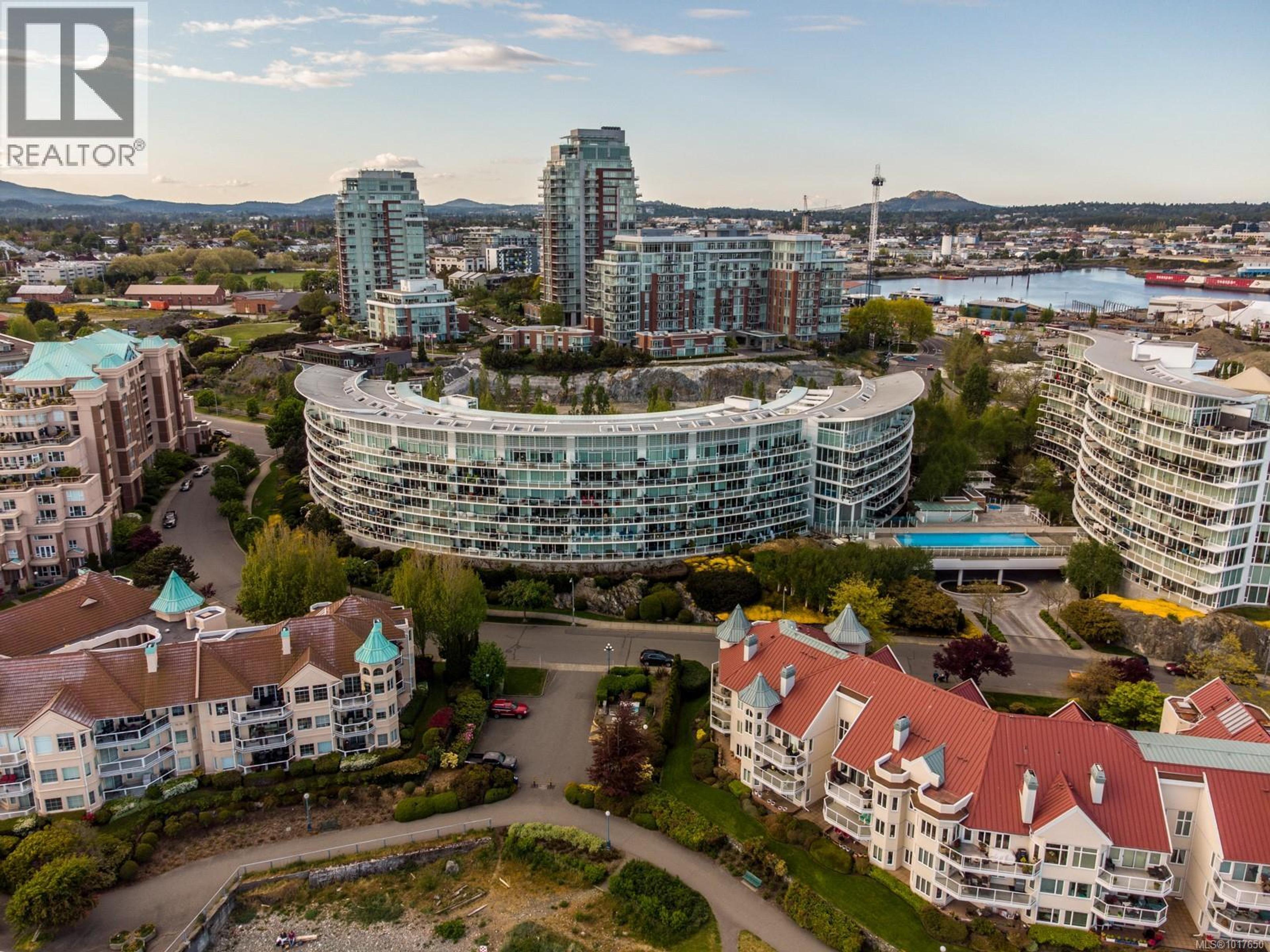 68 Songhees Rd, Victoria - Exteriors - Full Complex View, Drone/Aerial View - Photo 10