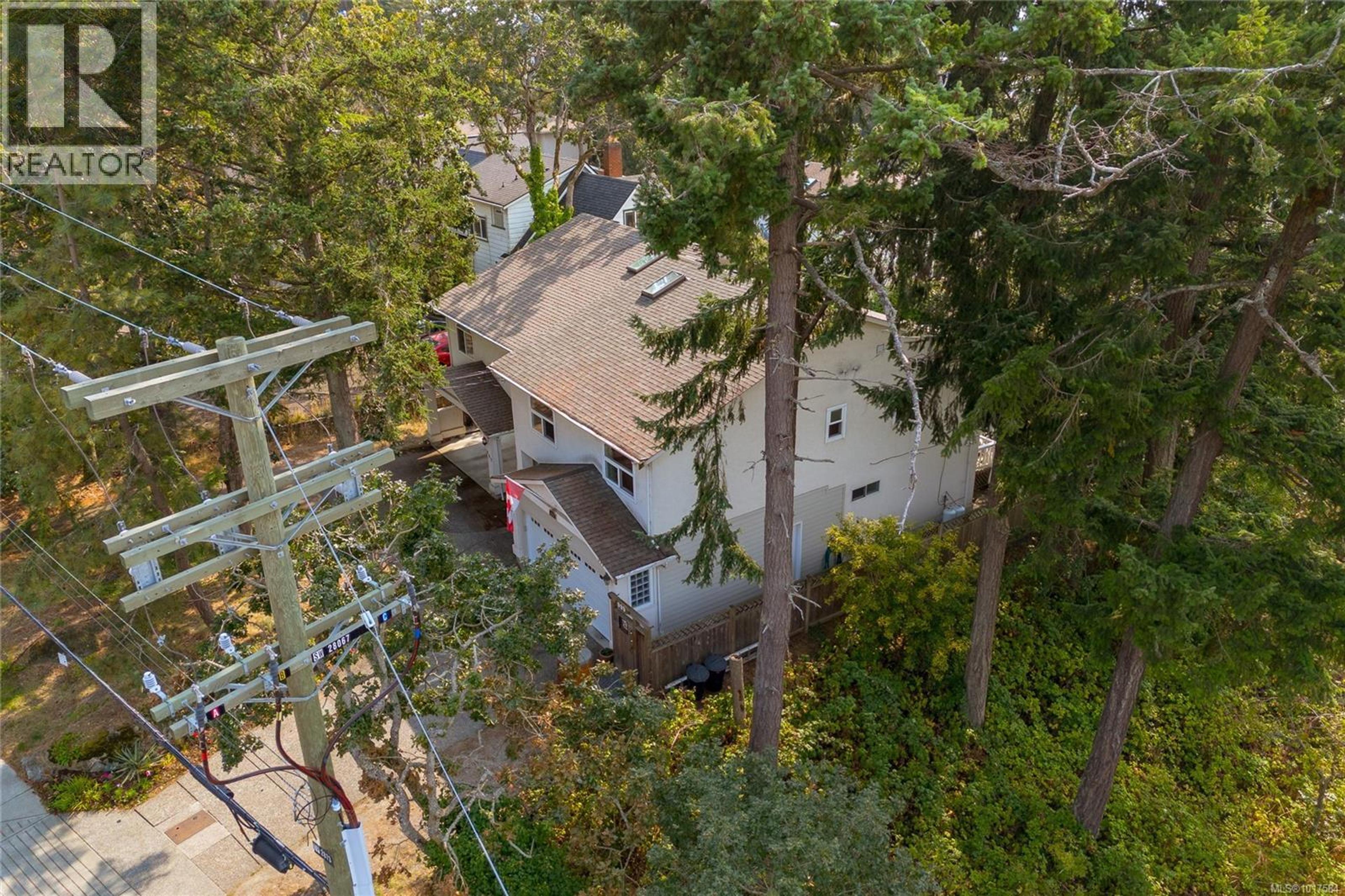 999 Admirals Rd, Esquimalt - Exteriors - Drone/Aerial View - Photo 2