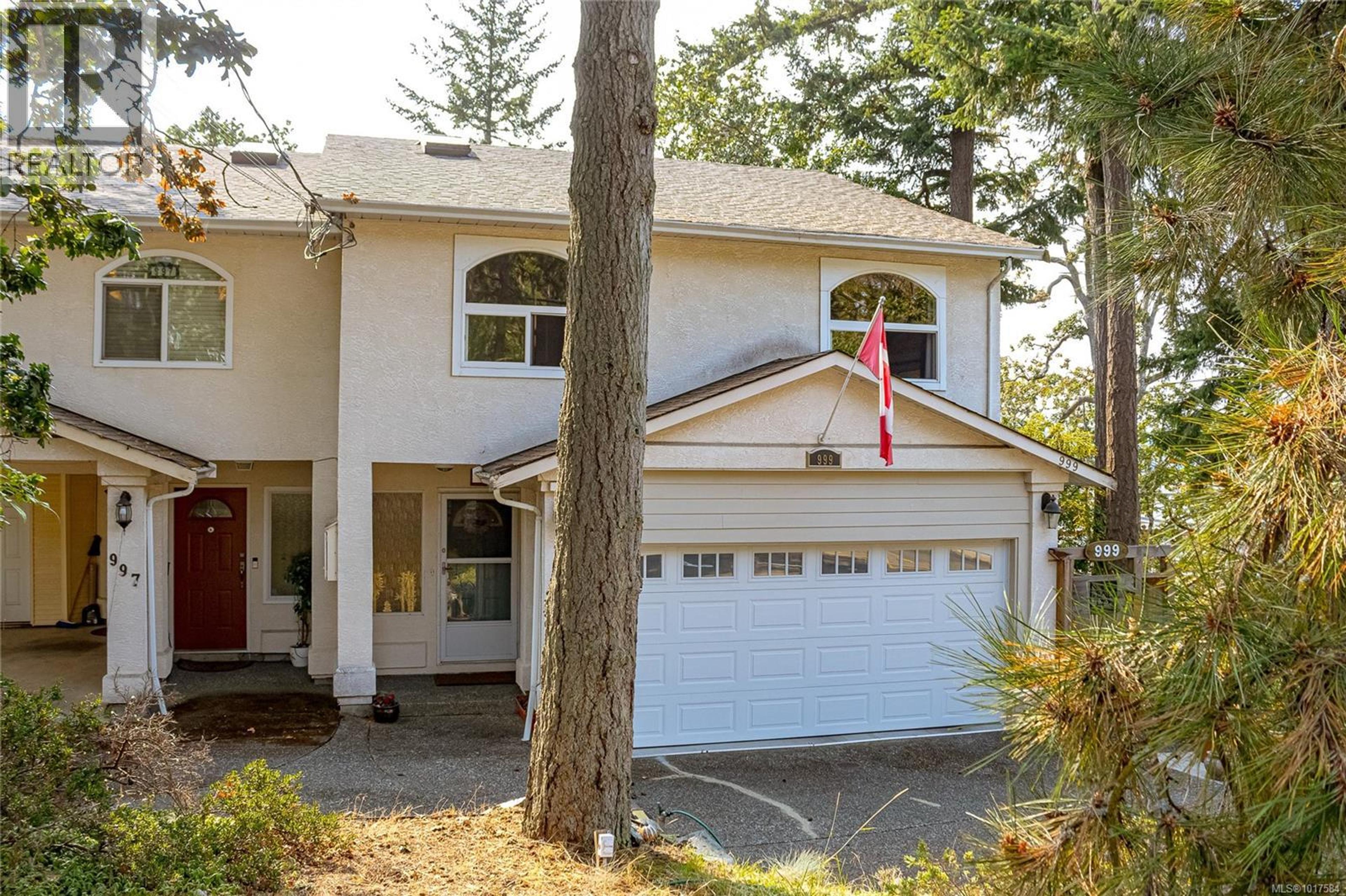 999 Admirals Rd, Esquimalt - Exteriors - Photo 6