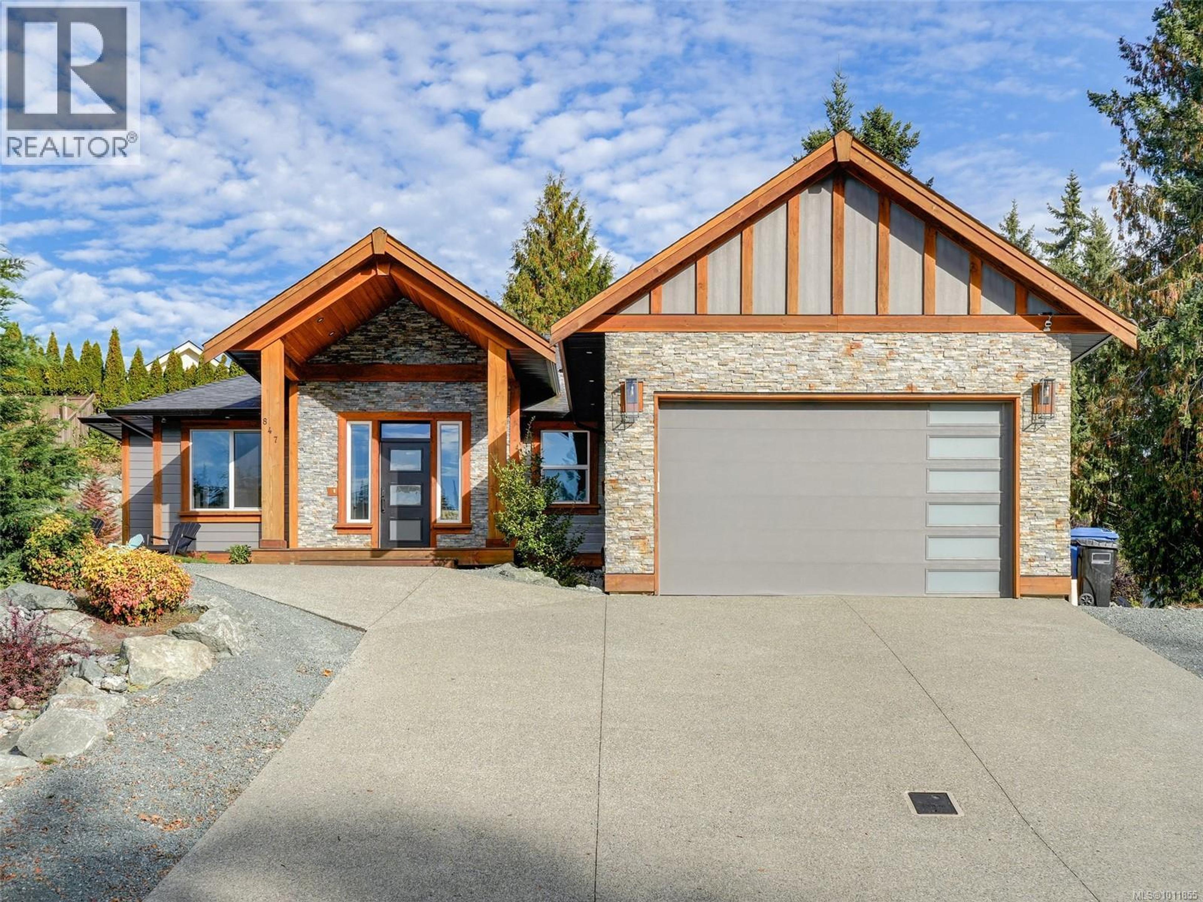 2555 Stubbs Rd, Mill Bay - Exteriors - Photo 1