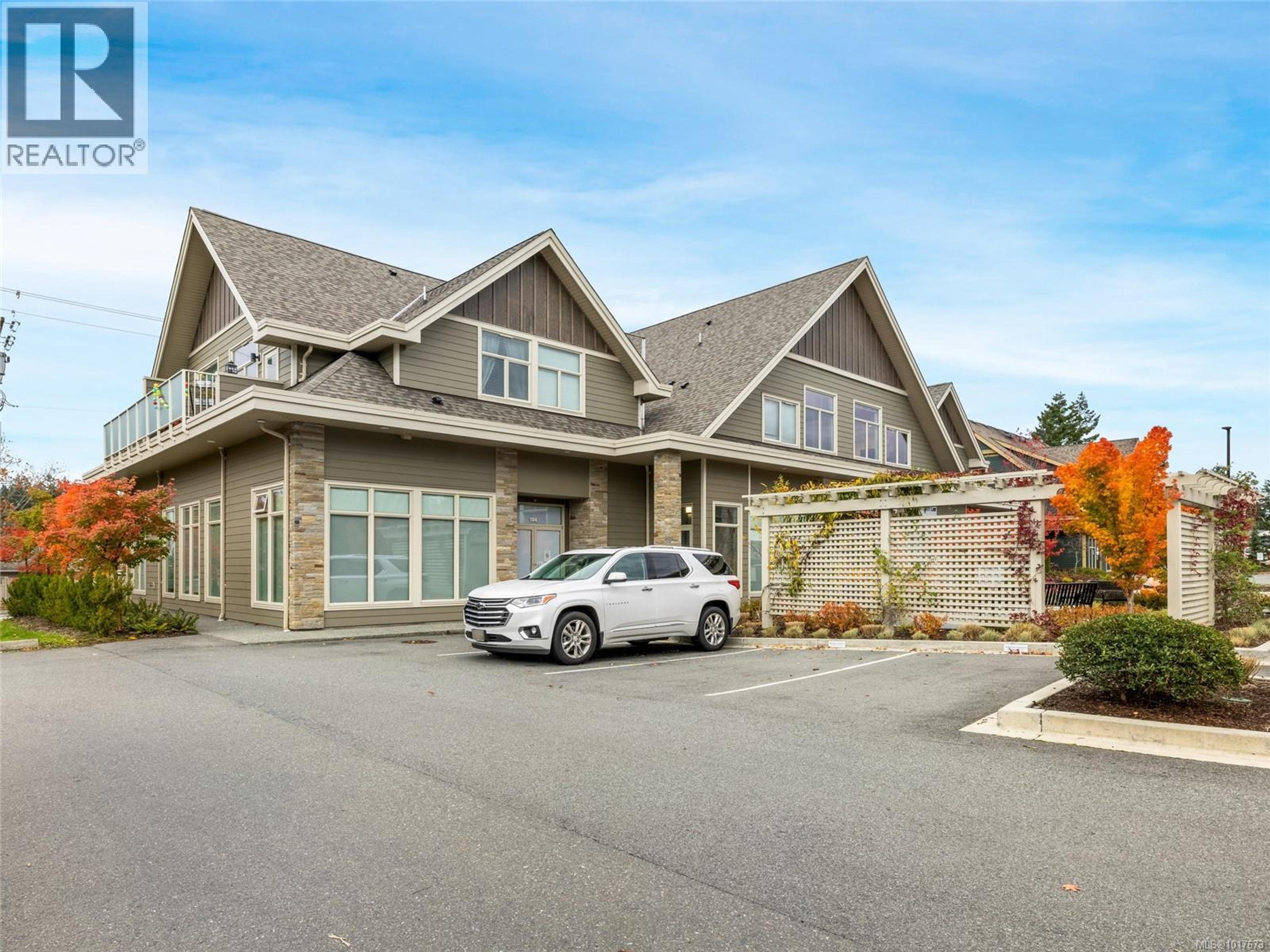 4535 Uplands Dr, Nanaimo - Exteriors - Full Complex View - Photo 1