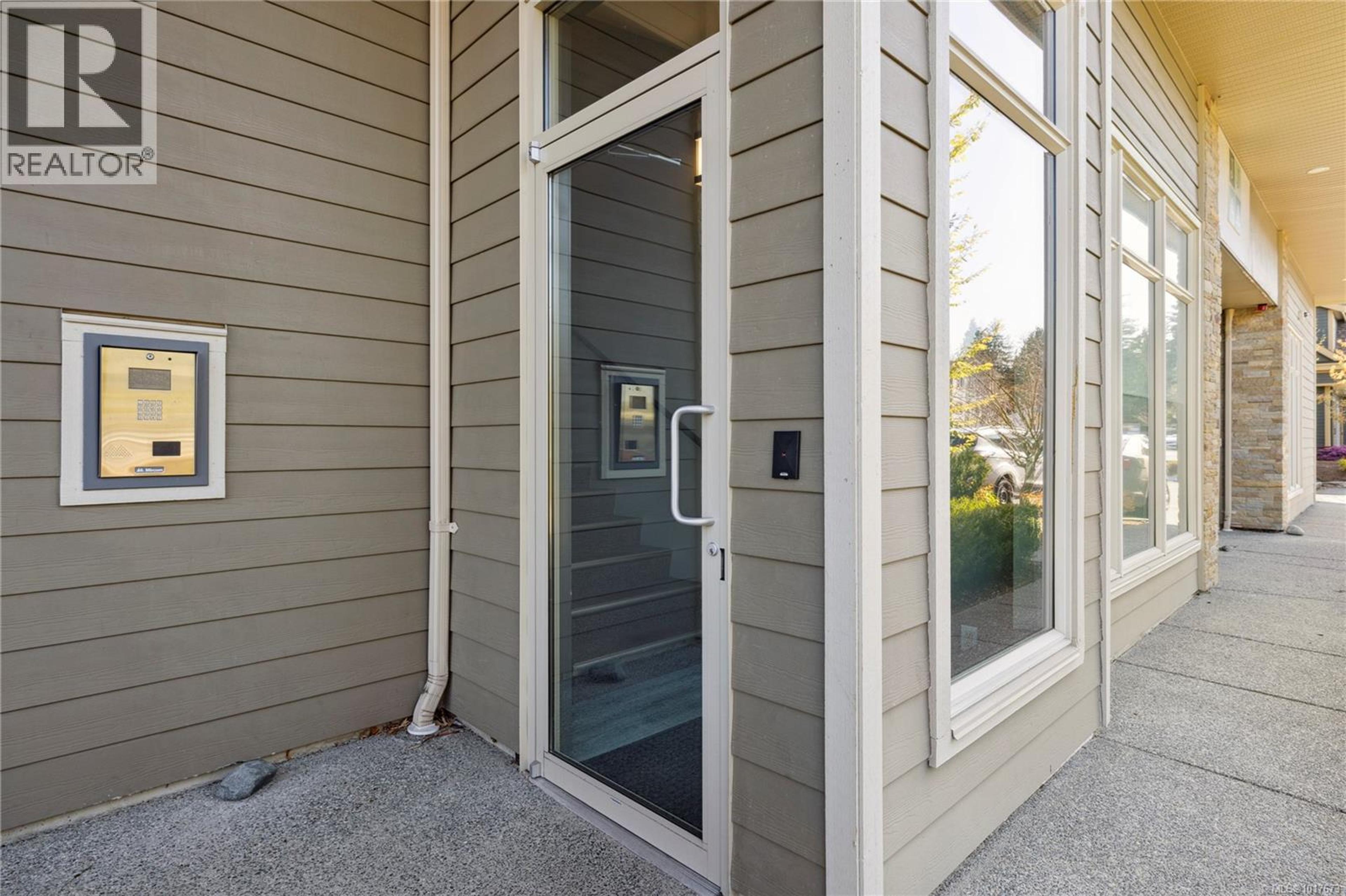 4535 Uplands Dr, Nanaimo - Exteriors - Photo 4