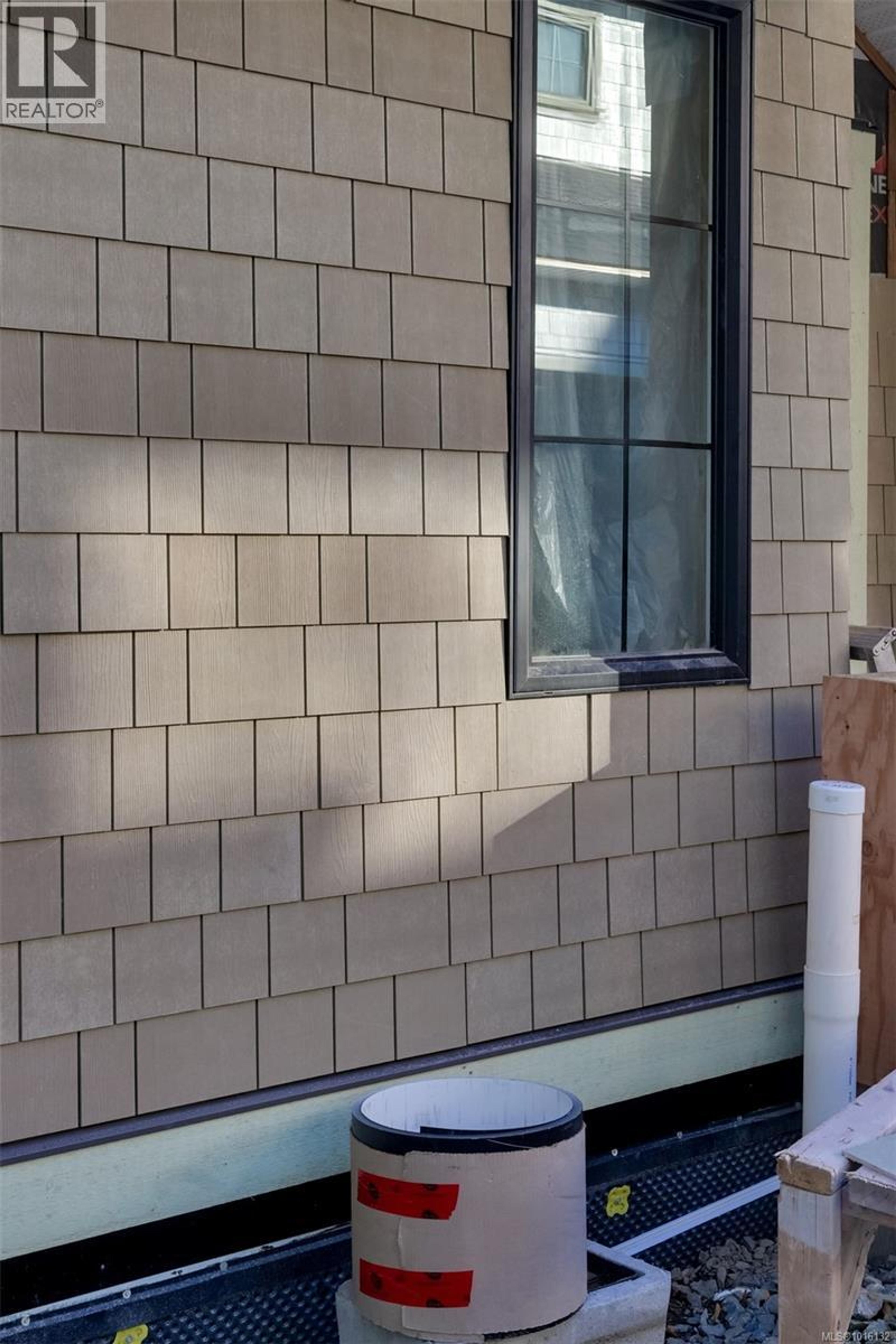 5032 Wesley Rd, Saanich - Exteriors - Photo 1