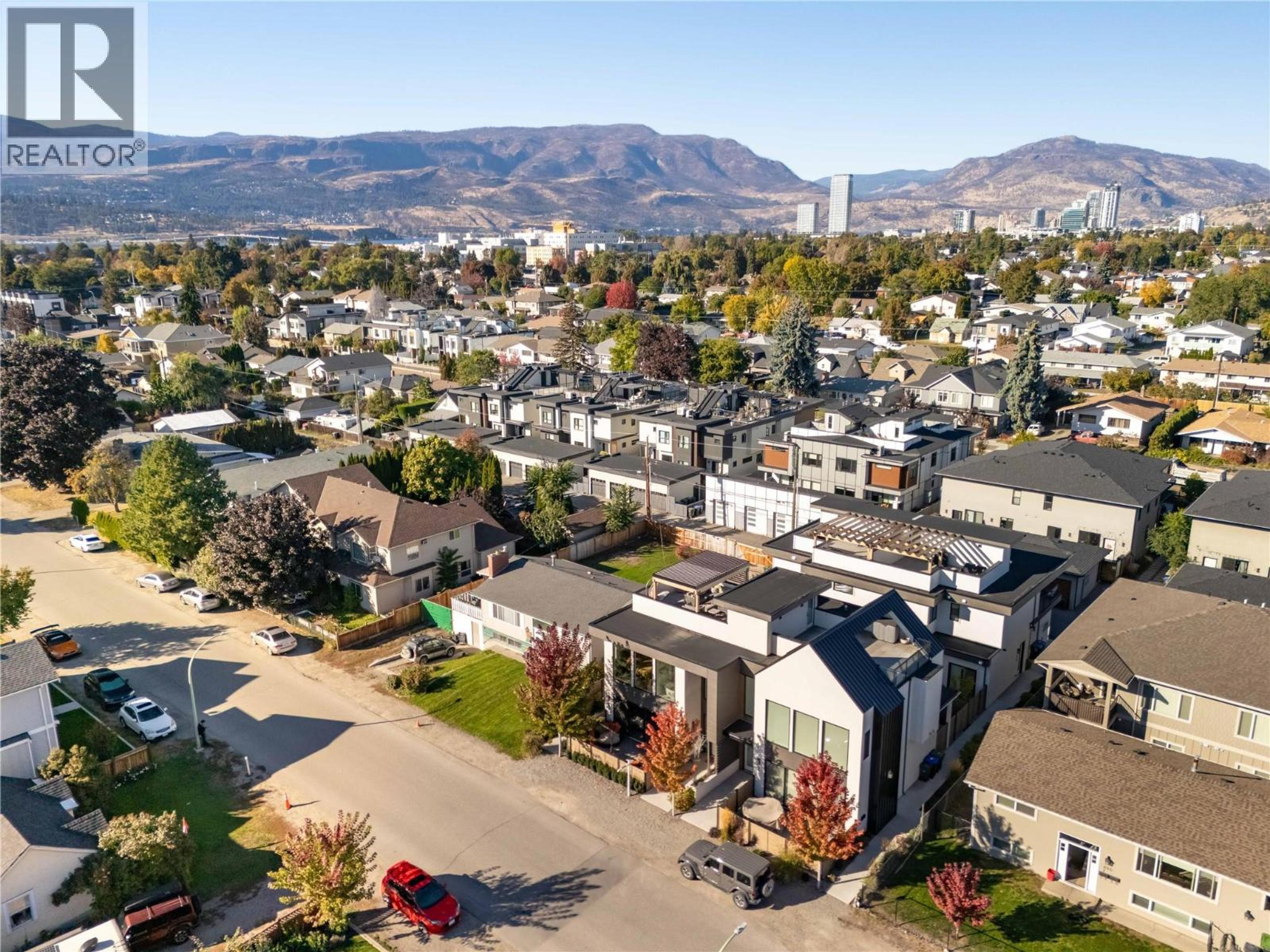 884 Patterson Avenue, Kelowna - Exteriors - Full Complex View, Drone/Aerial View - Photo 6