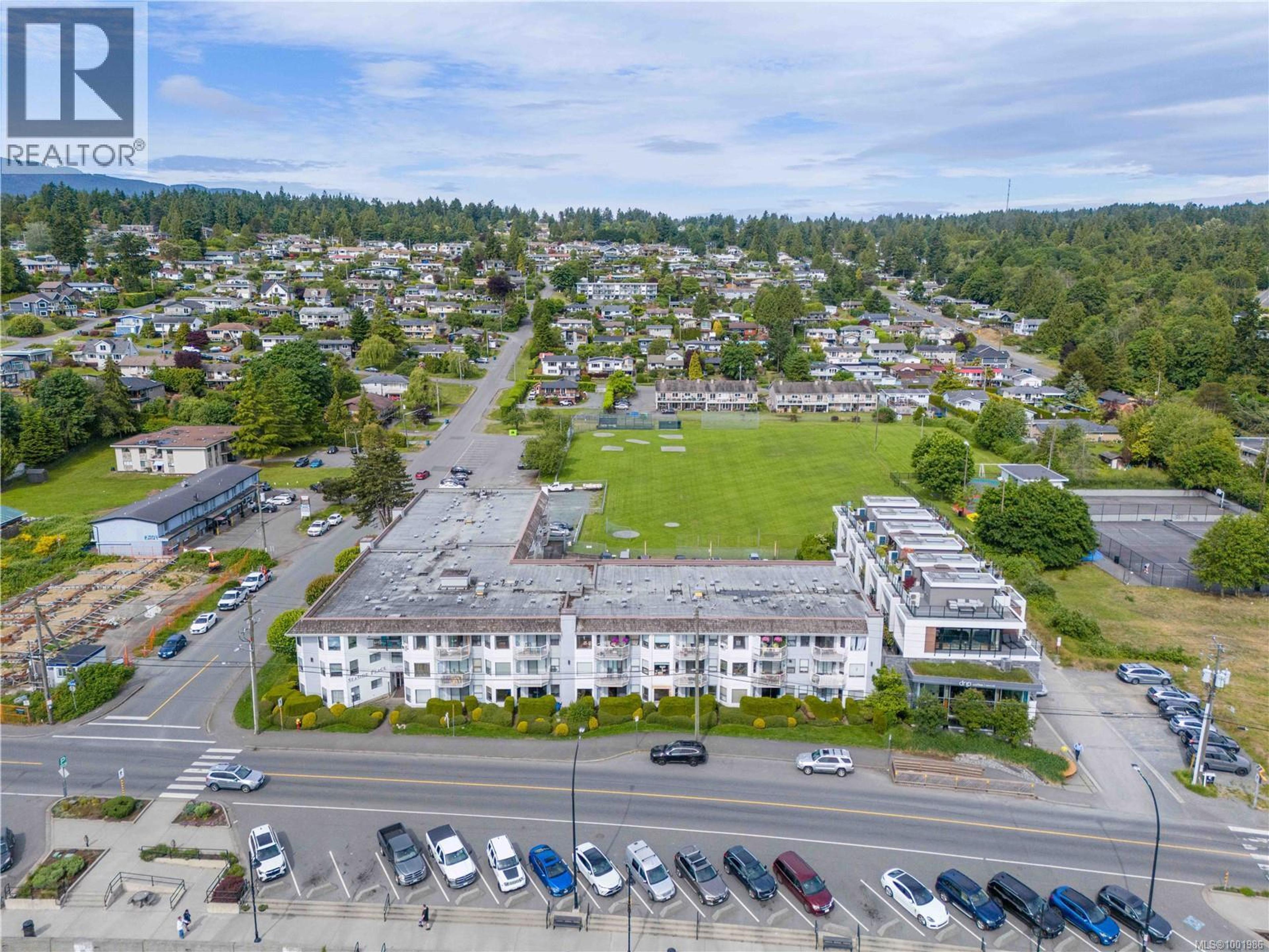 2815 Departure Bay Rd, Nanaimo - Exteriors - Full Complex View, Drone/Aerial View - Photo 1