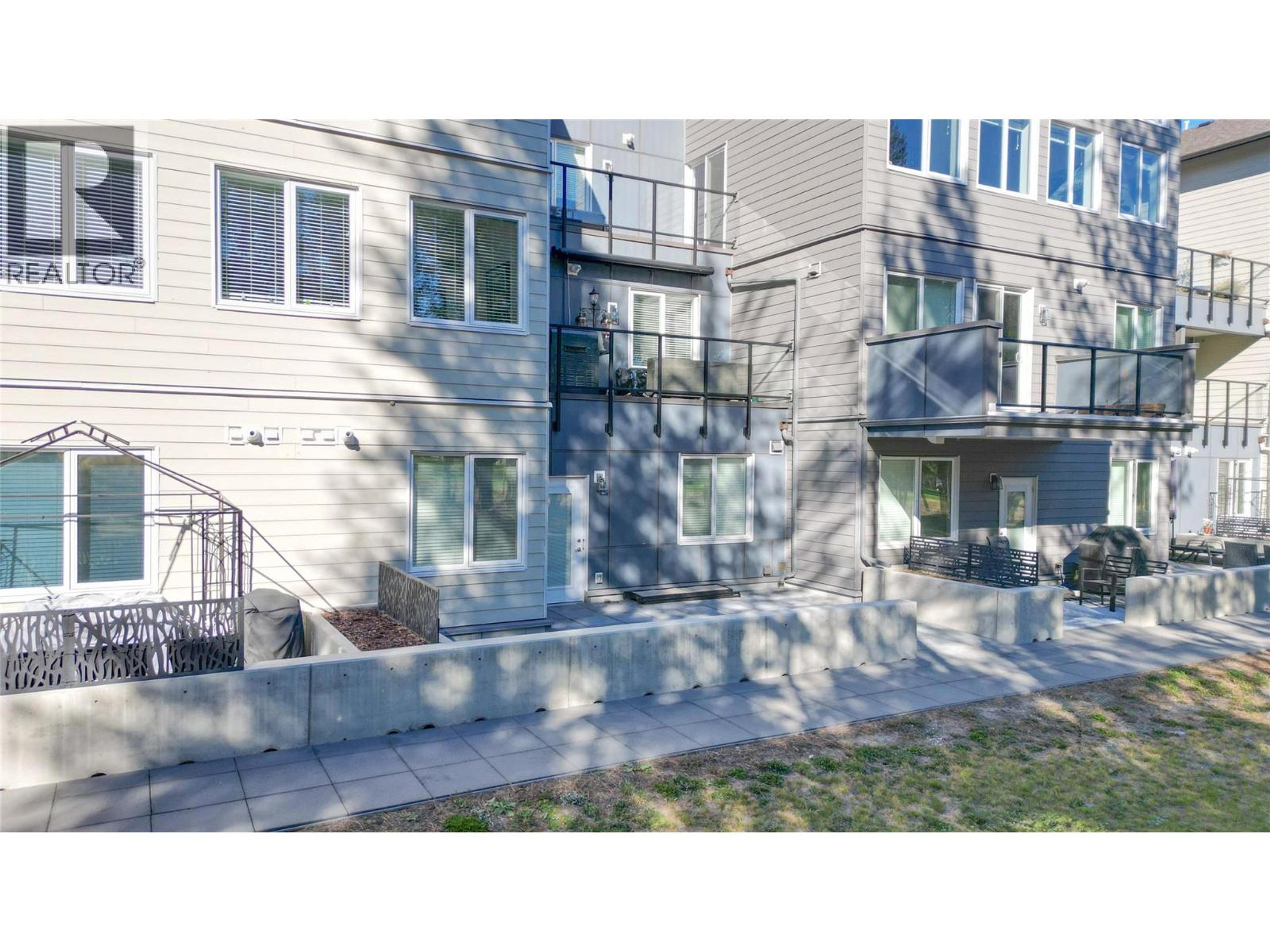 355 Legacy Lookout, Cranbrook - Exteriors - Photo 1