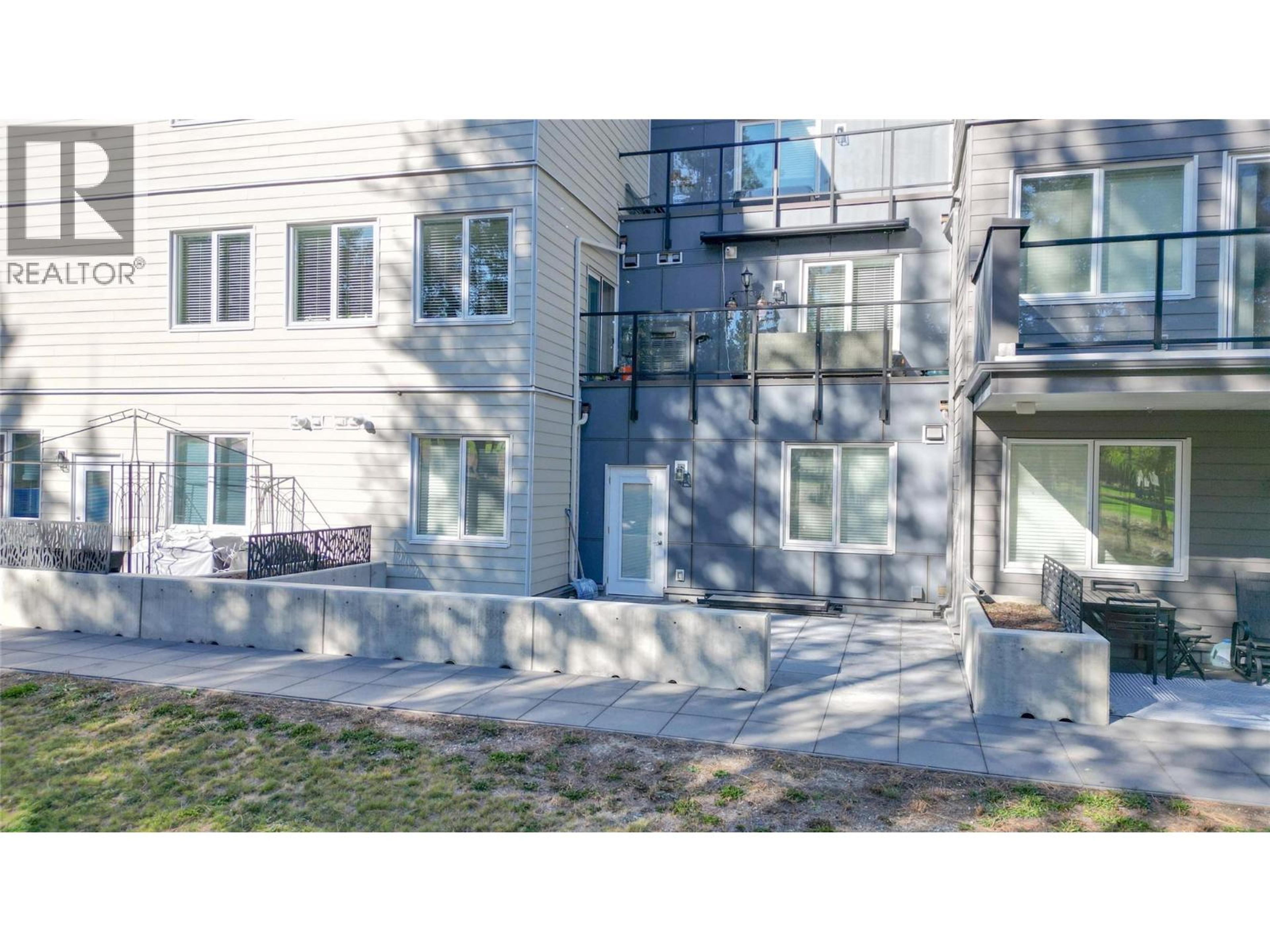 355 Legacy Lookout, Cranbrook - Exteriors - Photo 2