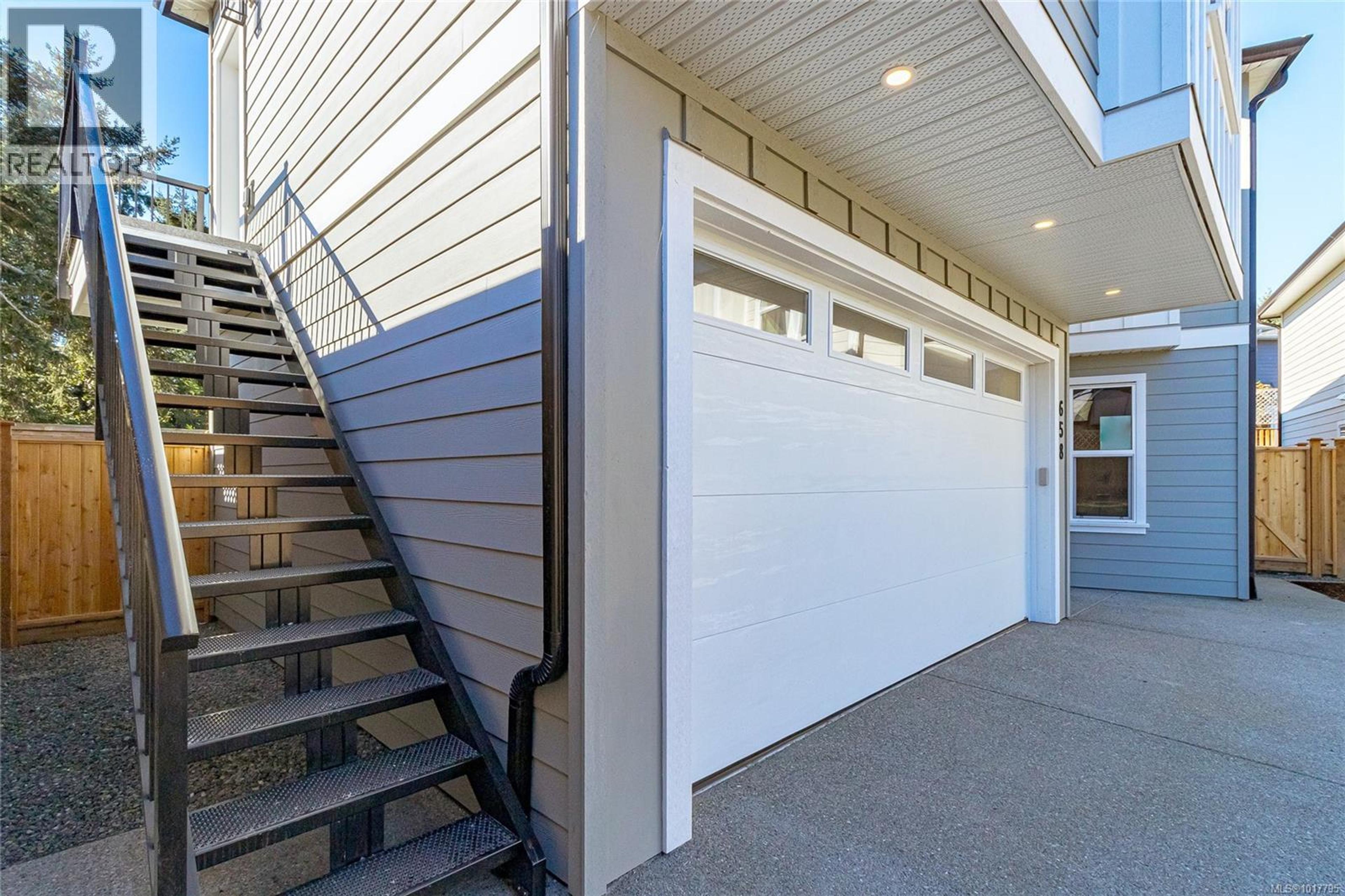 658 Wisteria Ridge, Langford - Exteriors - Photo 2