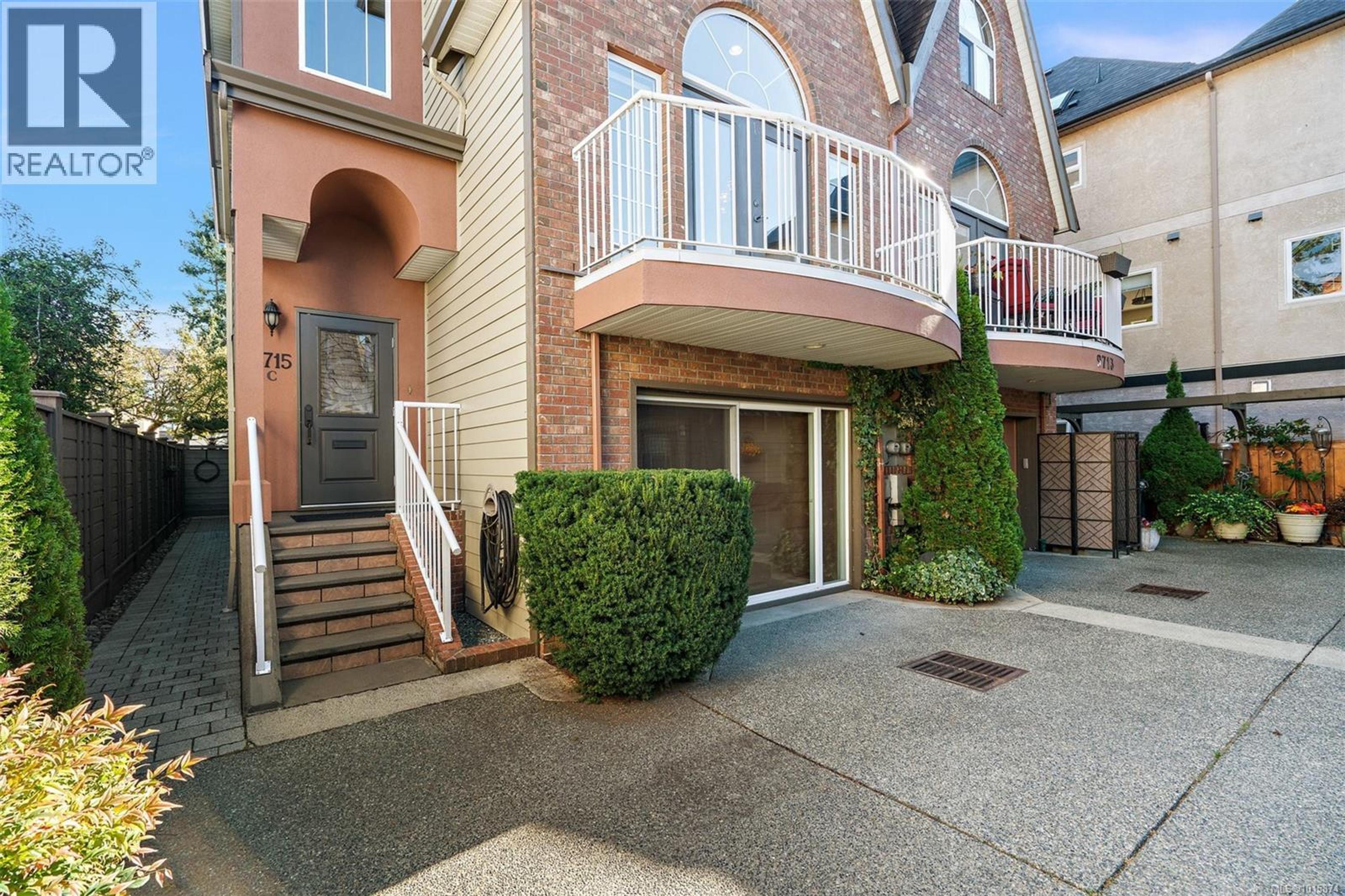 9715 Second St, Sidney - Exteriors - Photo 8