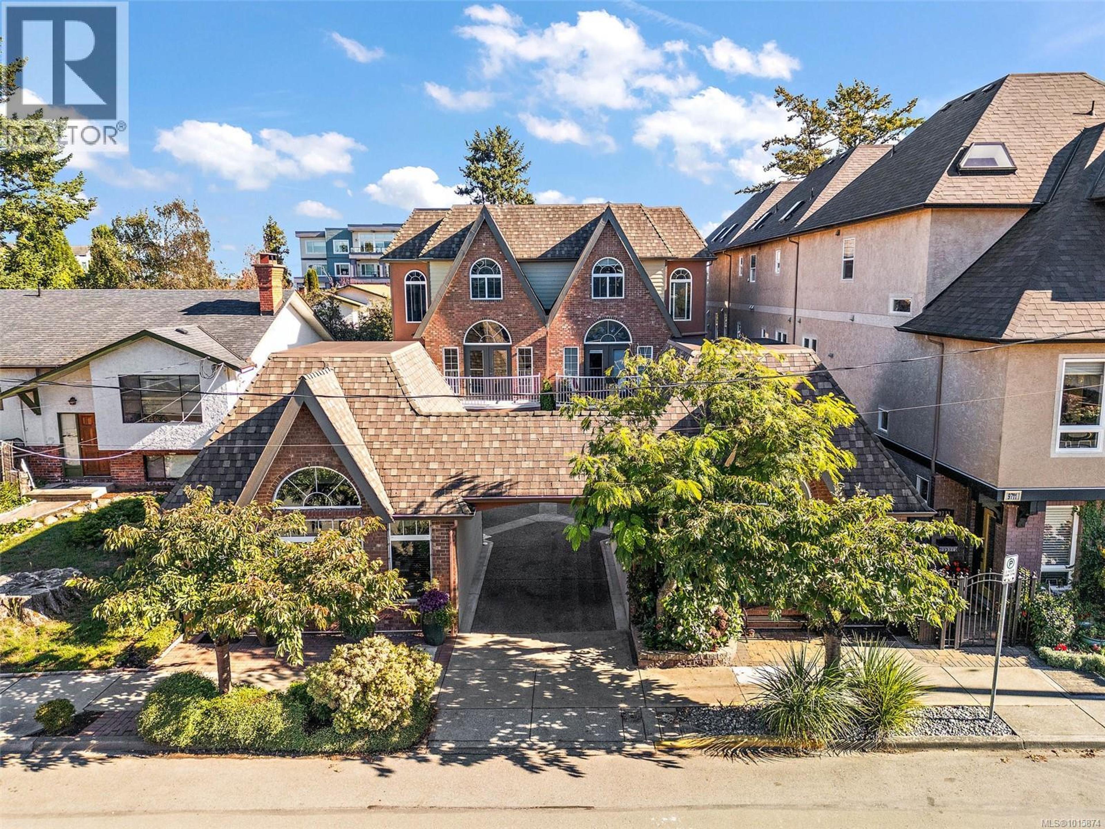 9715 Second St, Sidney - Exteriors - Photo 11