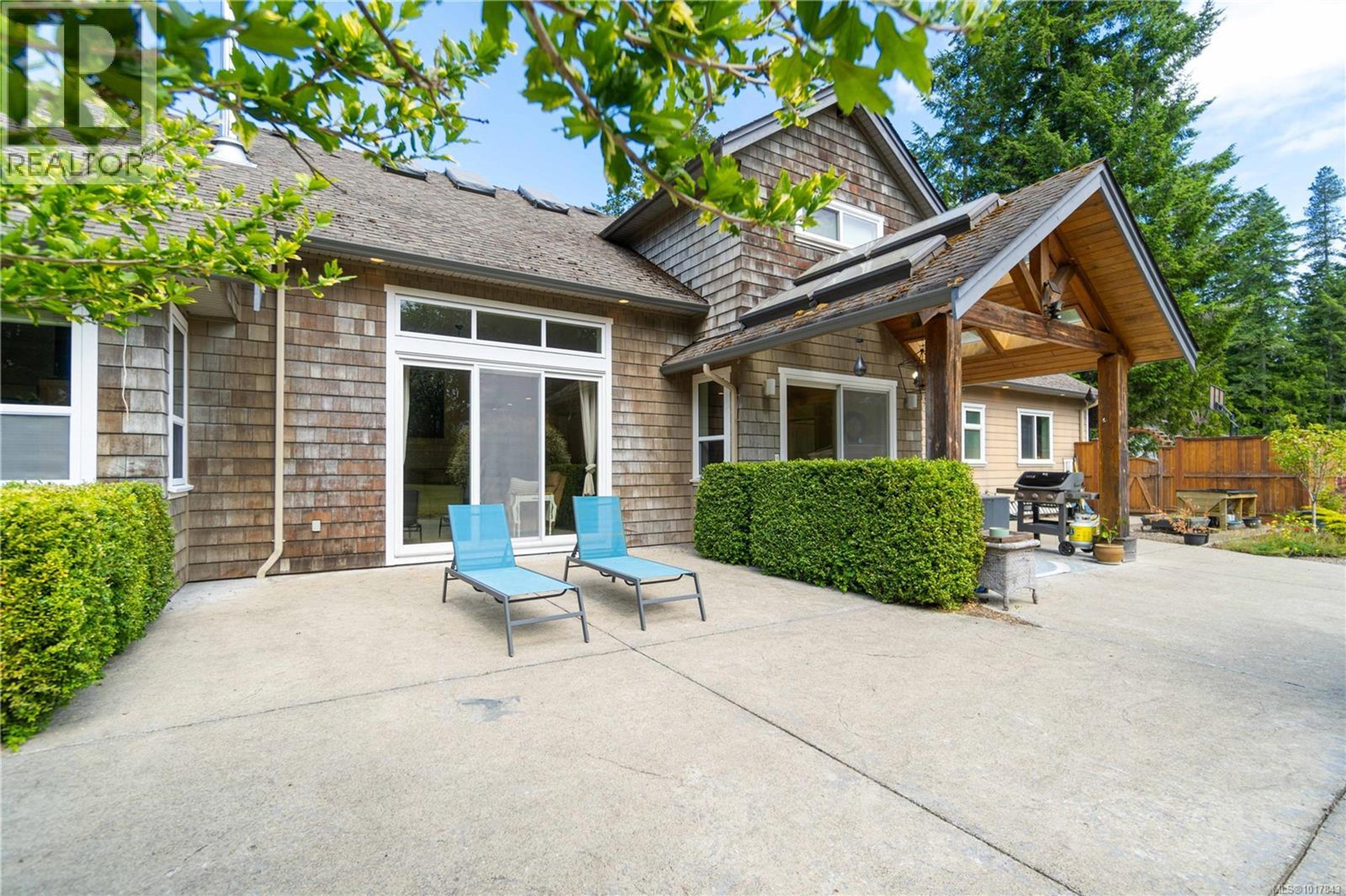 1156 Allgard Rd, Qualicum Beach - Exteriors - Photo 4