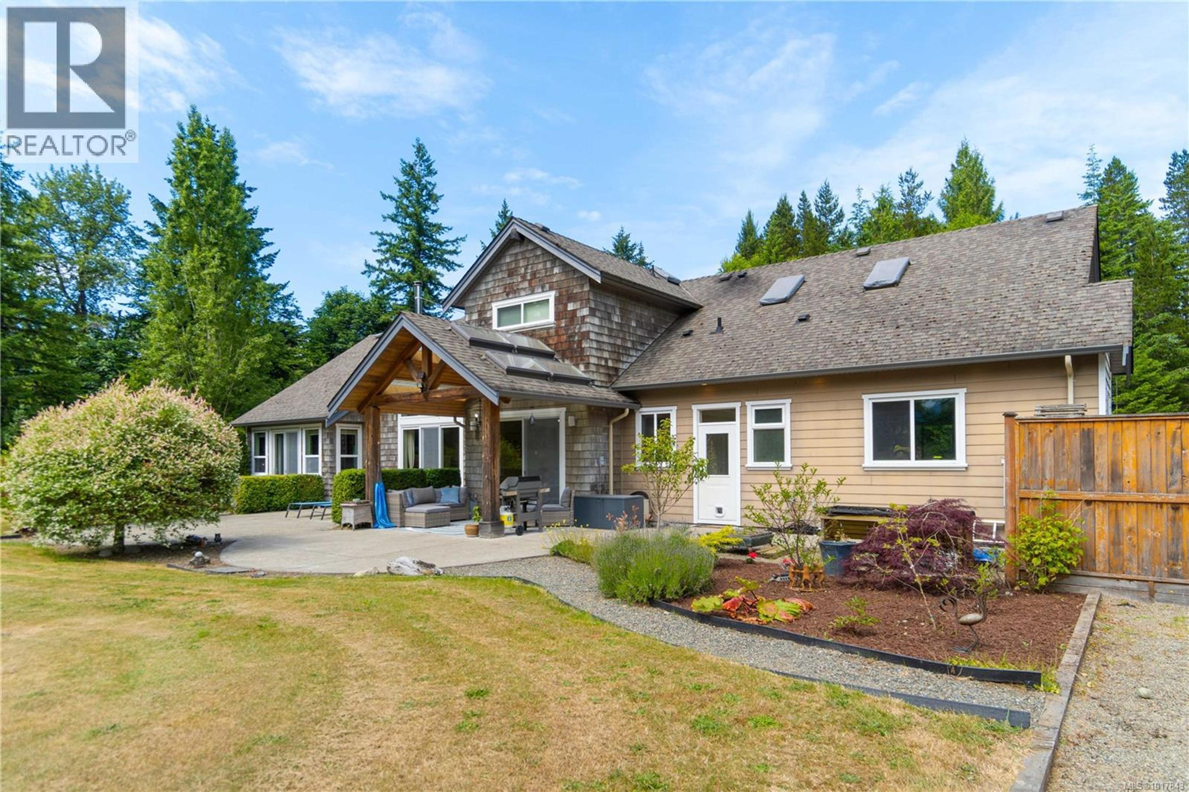1156 Allgard Rd, Qualicum Beach - Exteriors - Photo 5