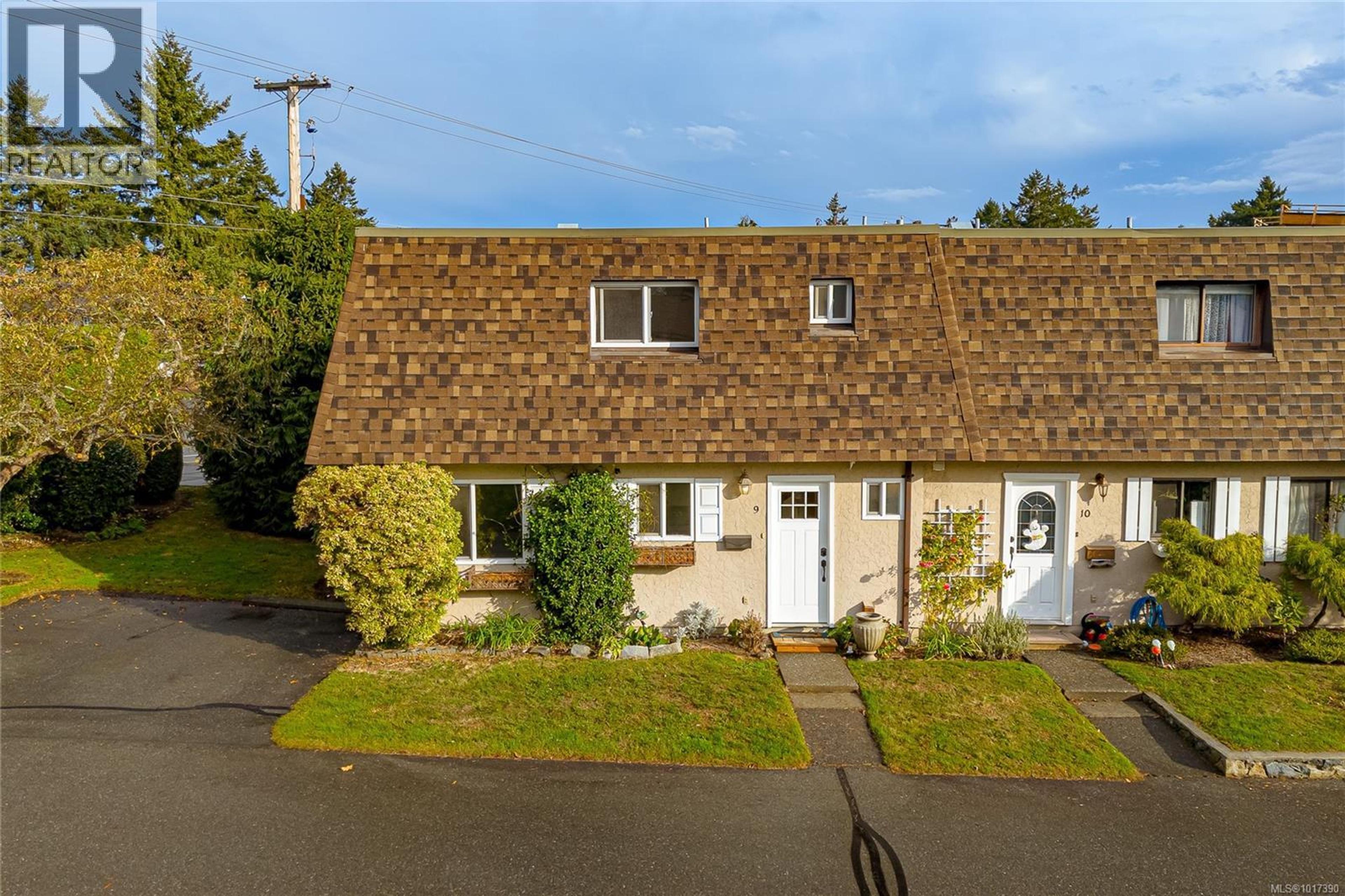 7675 East Saanich Rd, Central Saanich - Exteriors - Photo 2