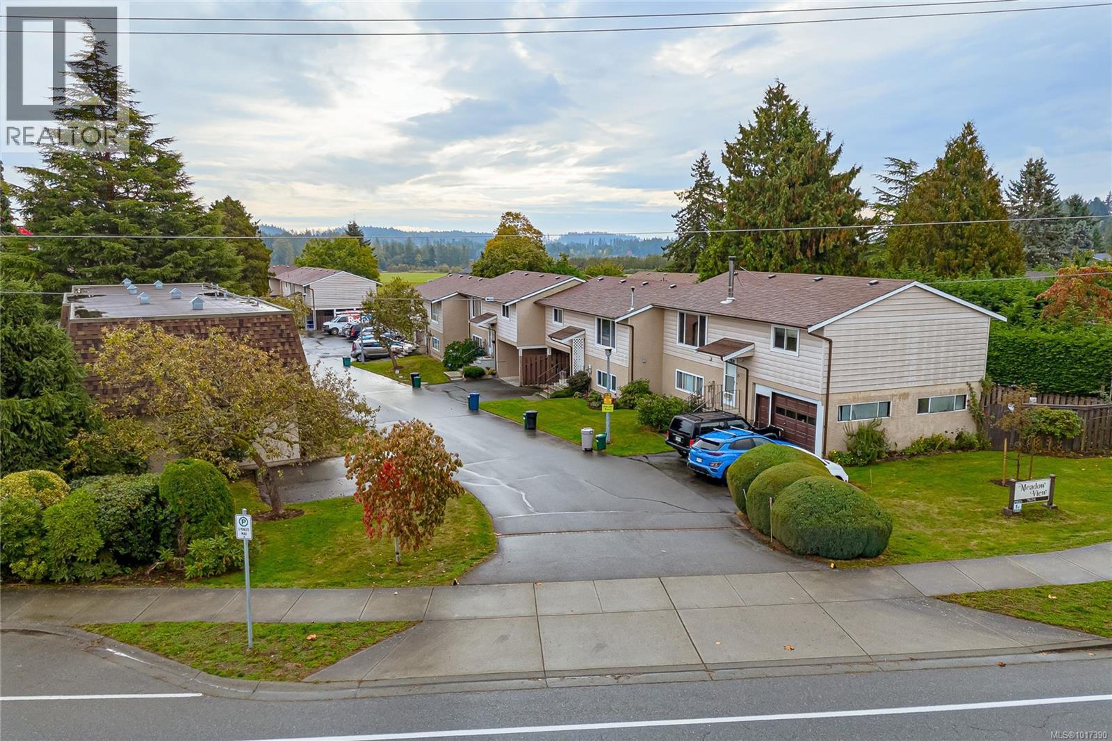 7675 East Saanich Rd, Central Saanich - Exteriors - Full Complex View - Photo 4