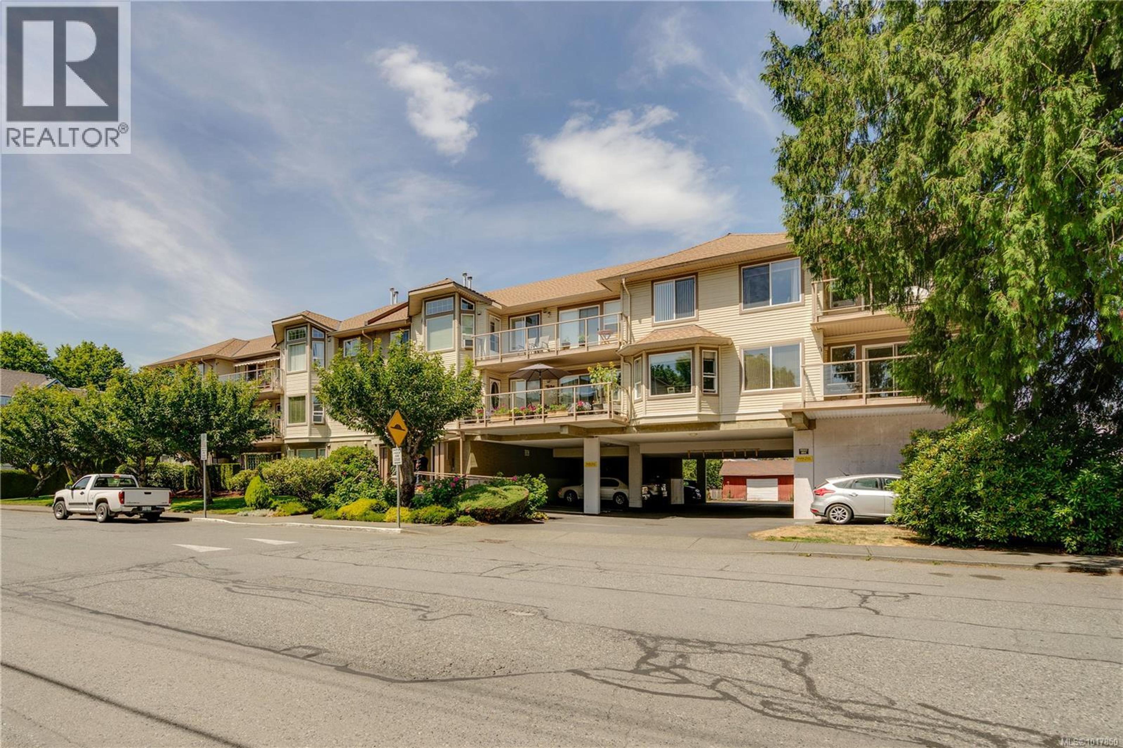 245 First St, Duncan - Exteriors - Full Complex View - Photo 1