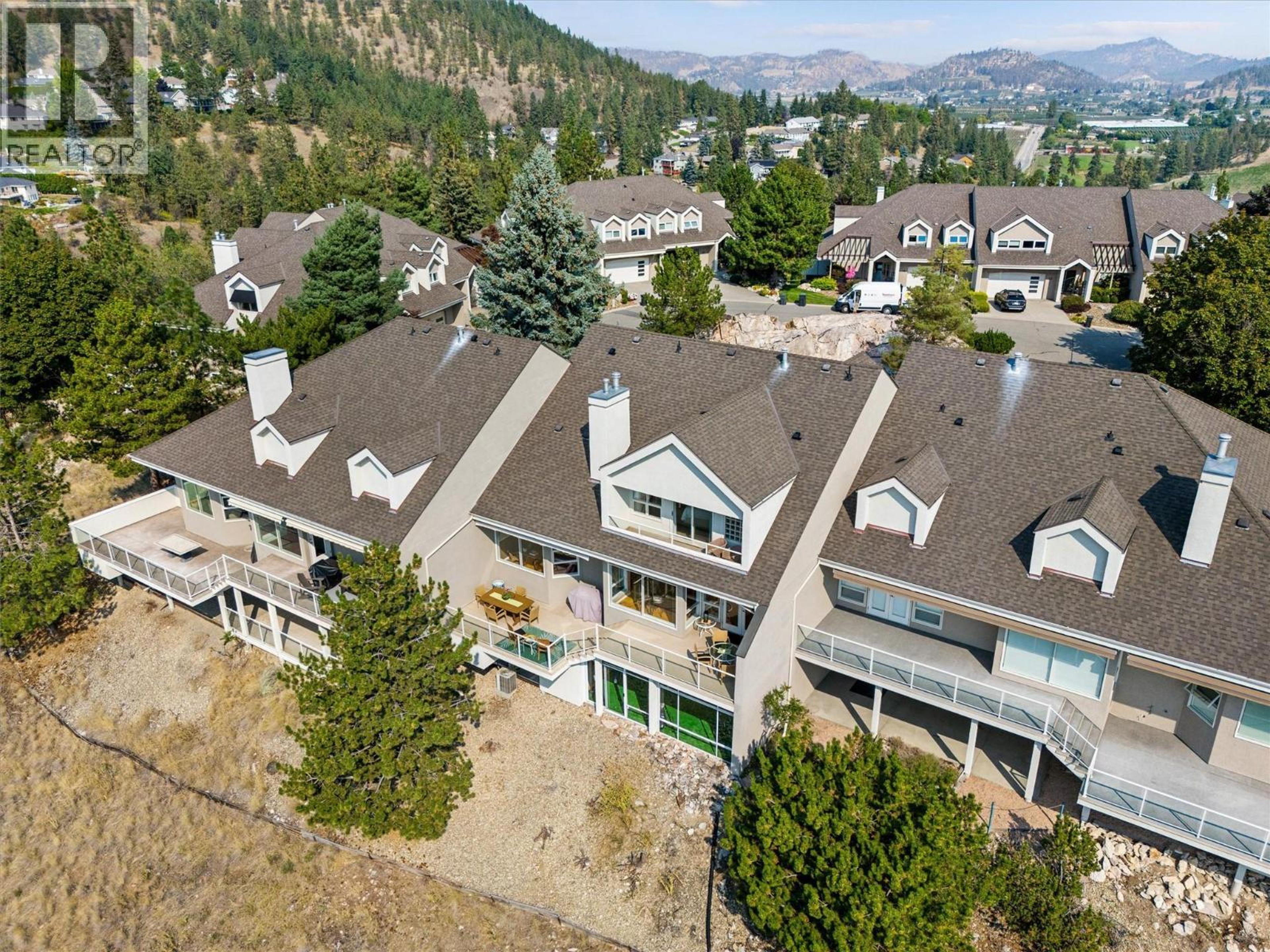880 Christina Place, Kelowna - Exteriors - Full Complex View, Drone/Aerial View - Photo 2