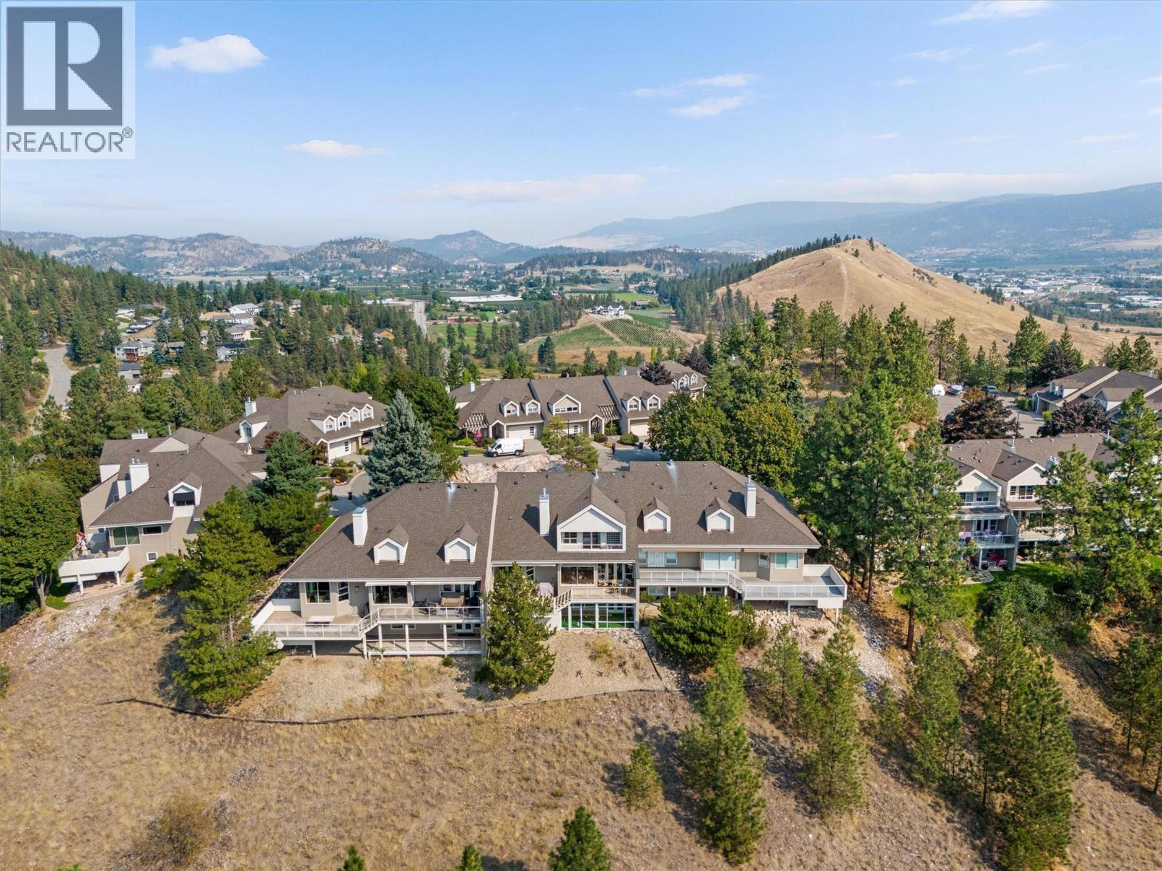 880 Christina Place, Kelowna - Exteriors - Full Complex View, Drone/Aerial View - Photo 5