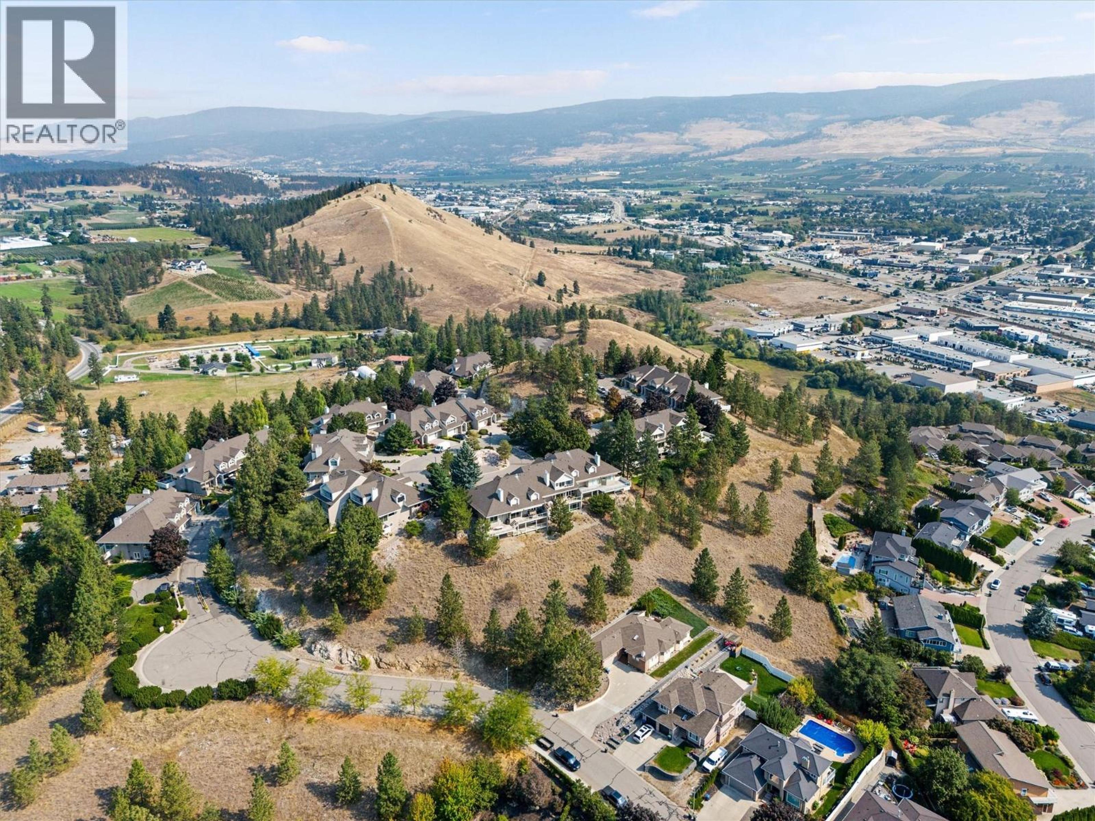 880 Christina Place, Kelowna - Exteriors - Full Complex View, Drone/Aerial View - Photo 9