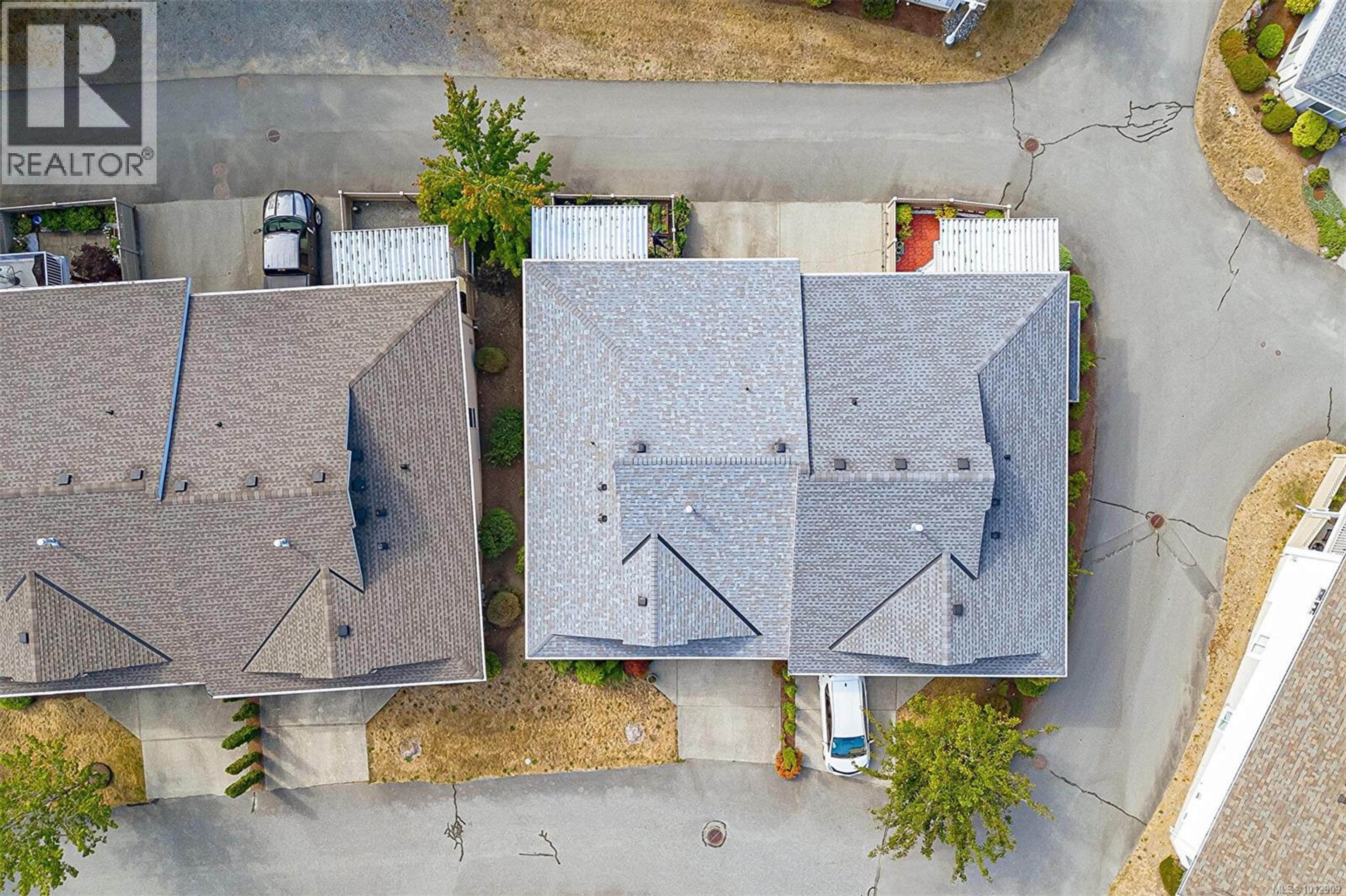 1150 Walkem Rd, Ladysmith - Exteriors - Drone/Aerial View, Full Complex View - Photo 14