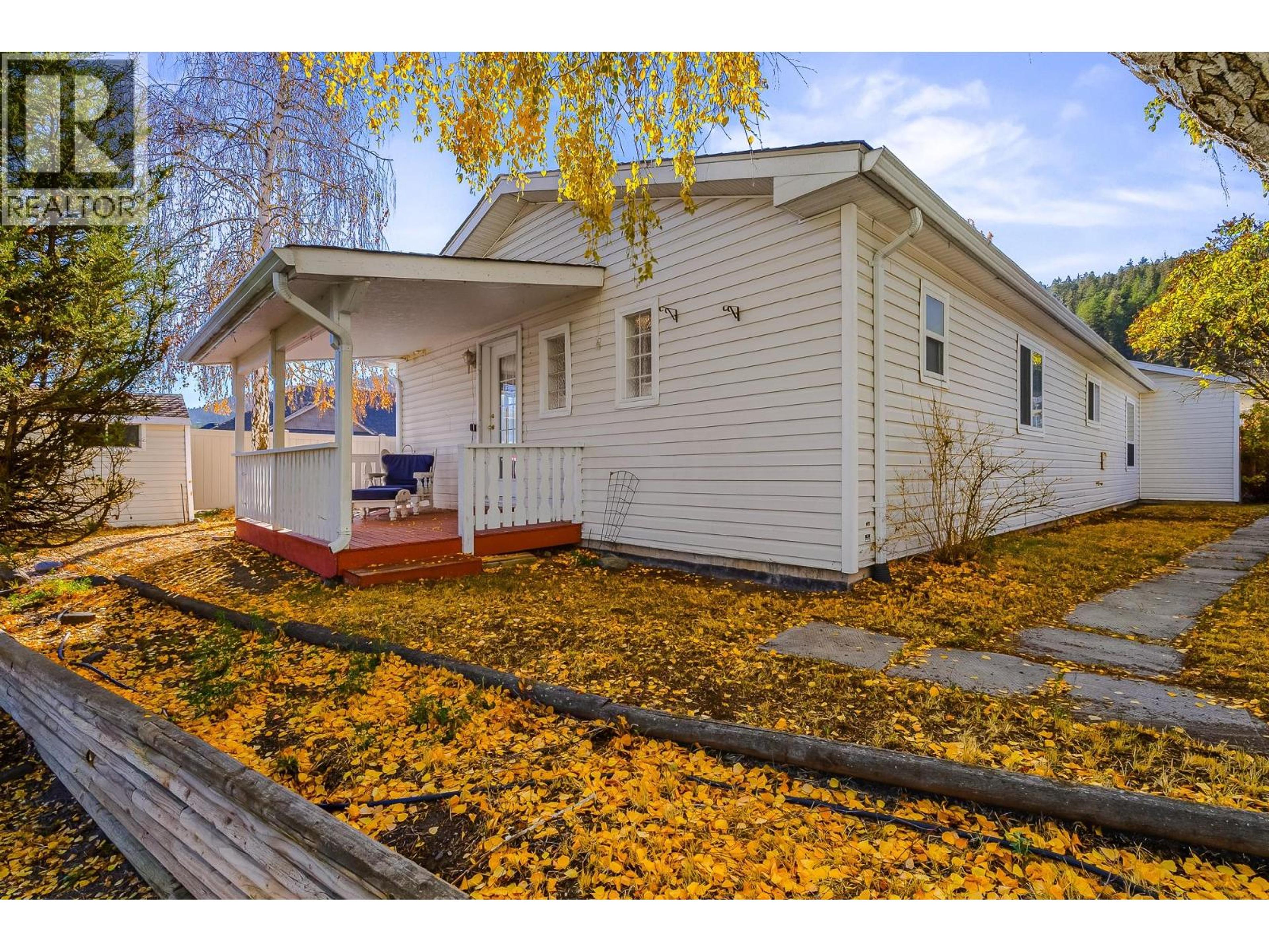1951 LODGEPOLE Drive, Kamloops - Exteriors - Photo 3