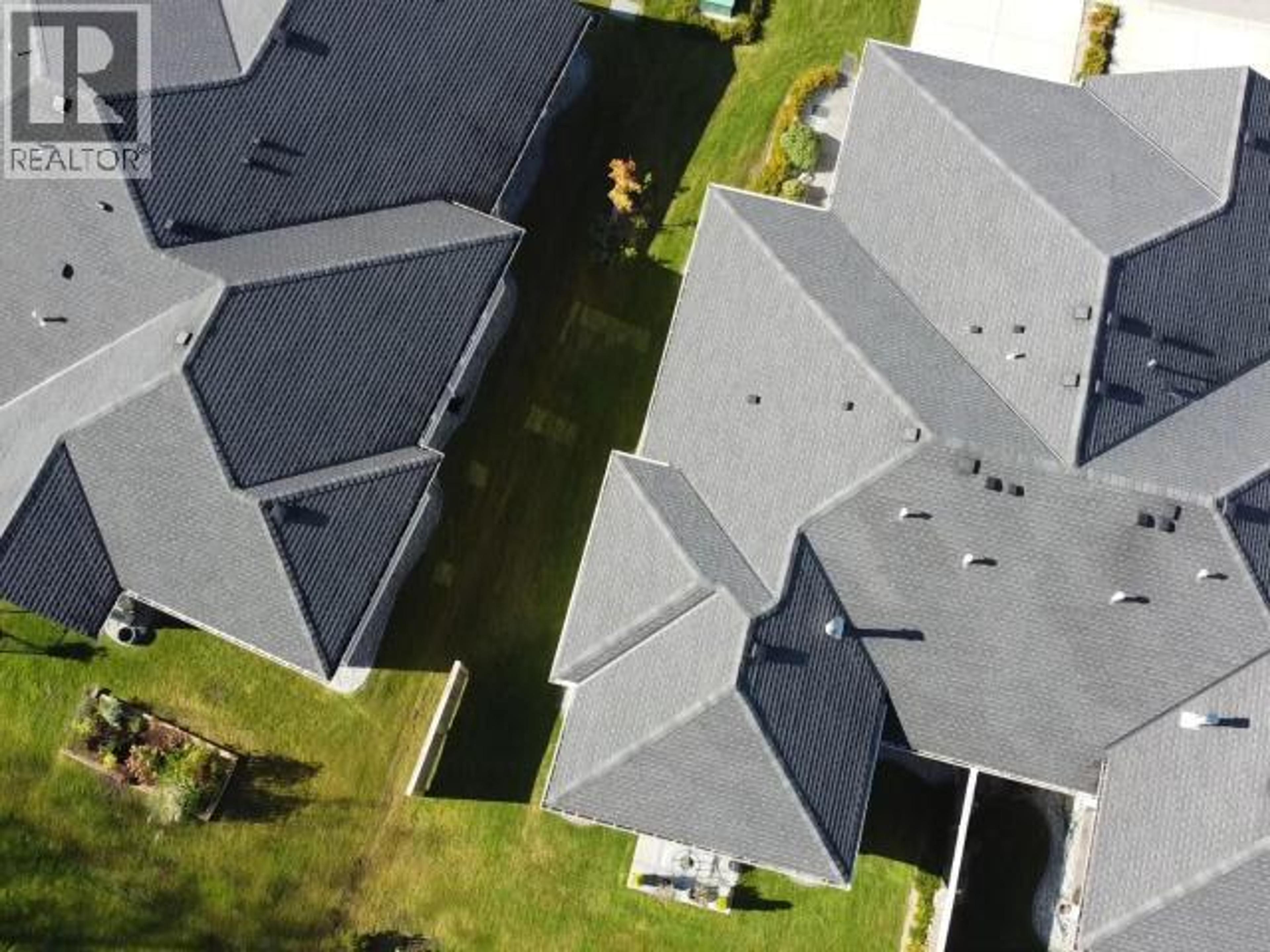 4060 SATURNA AVE, Powell River - Exteriors - Drone/Aerial View - Photo 5