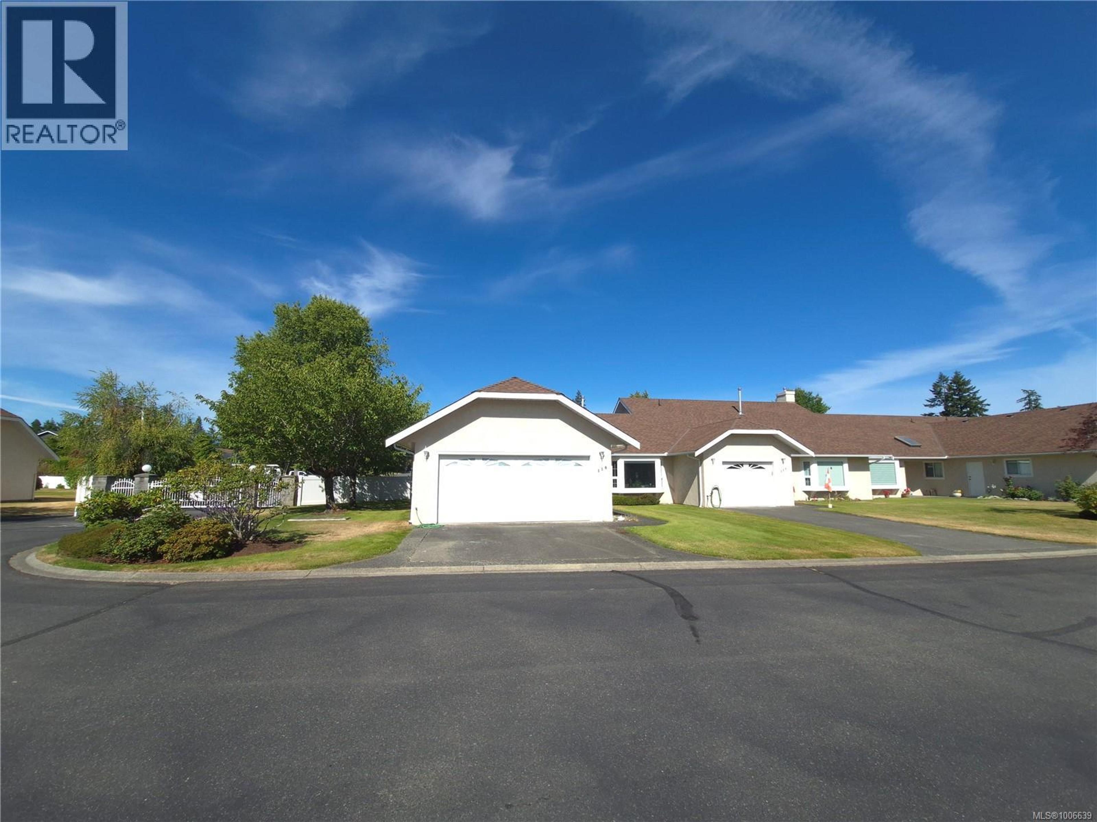 635 Blenkin Ave, Parksville - Exteriors - Full Complex View - Photo 1