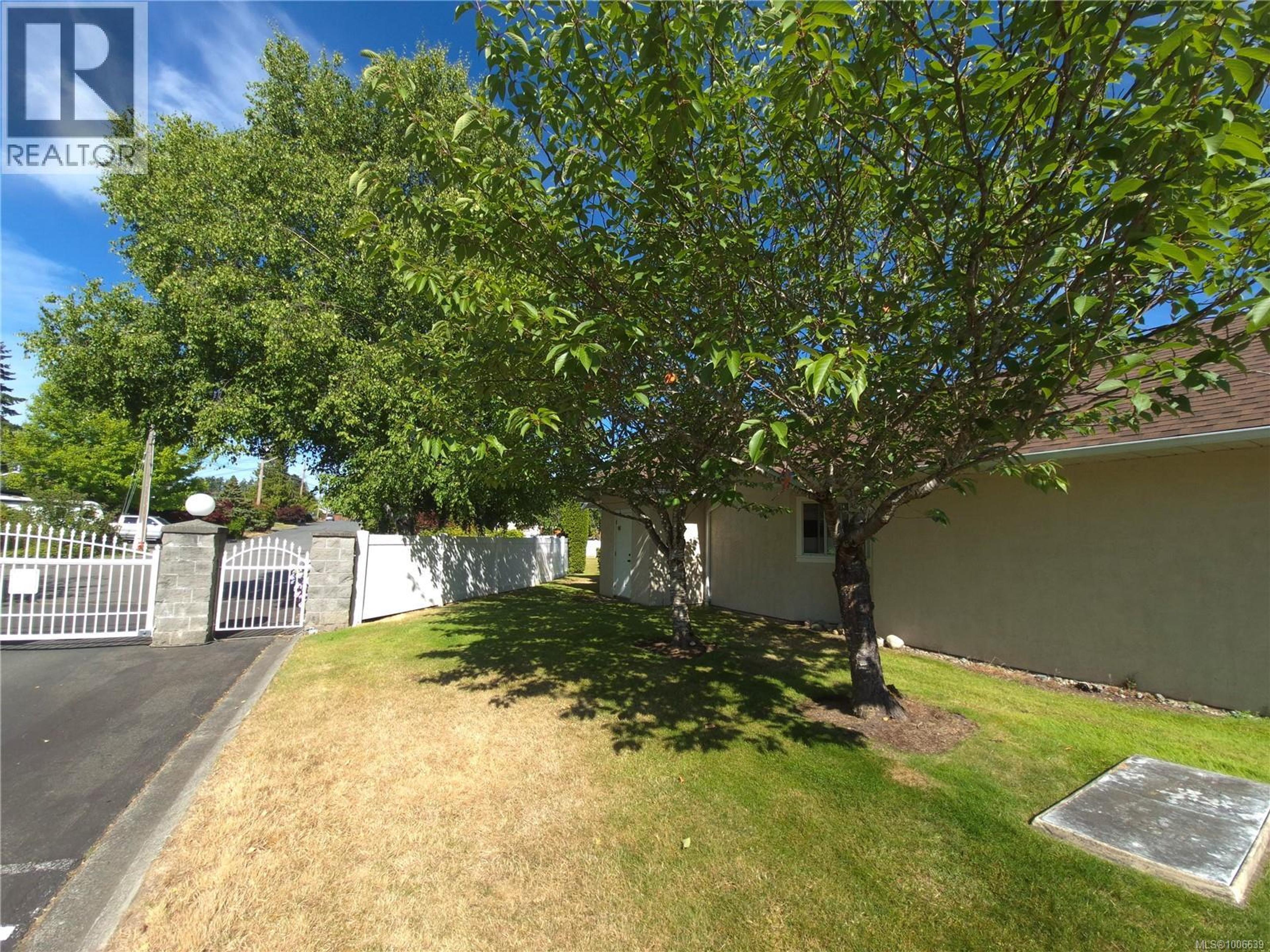 635 Blenkin Ave, Parksville - Exteriors - Photo 11