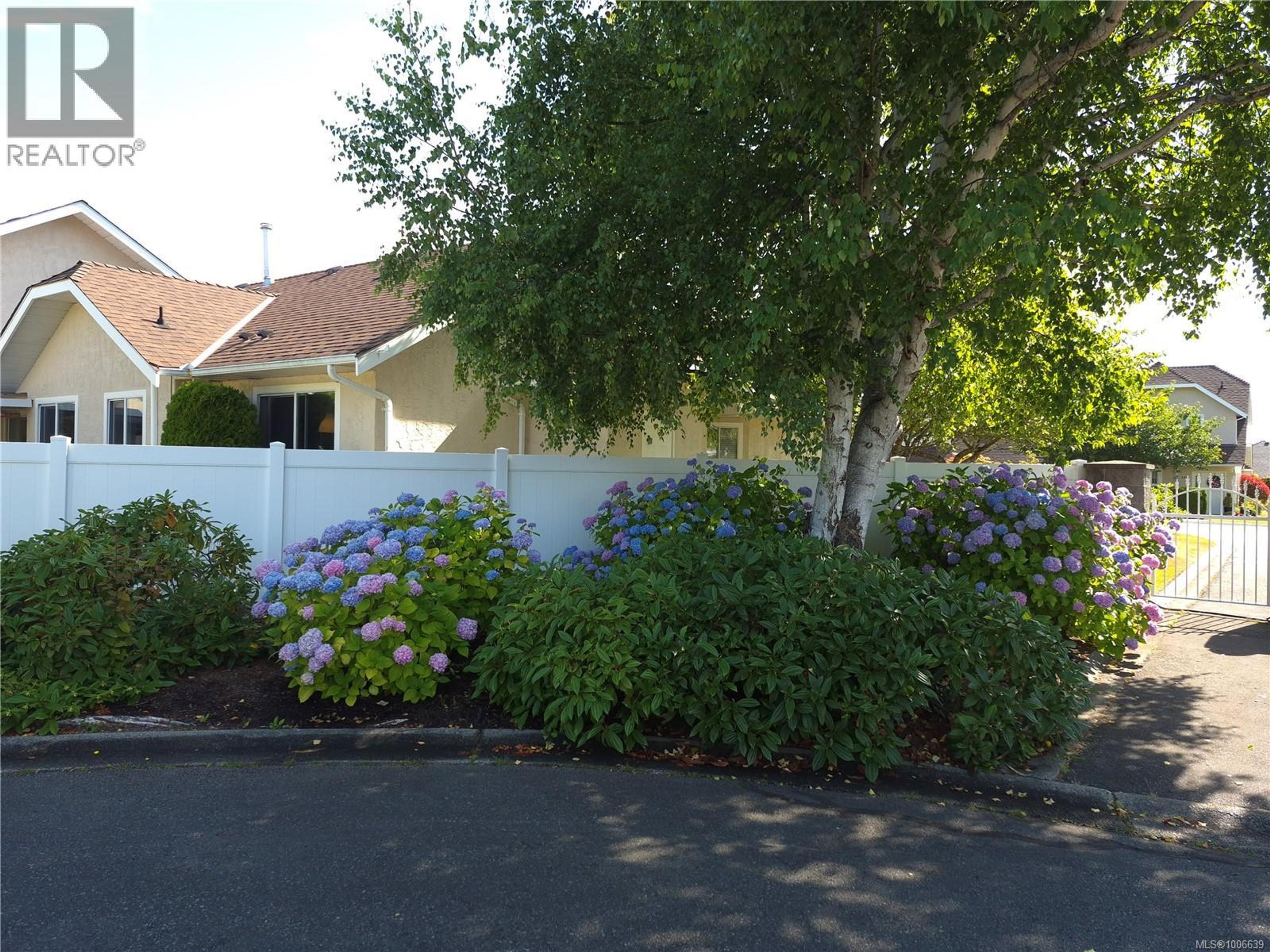 635 Blenkin Ave, Parksville - Exteriors - Photo 12