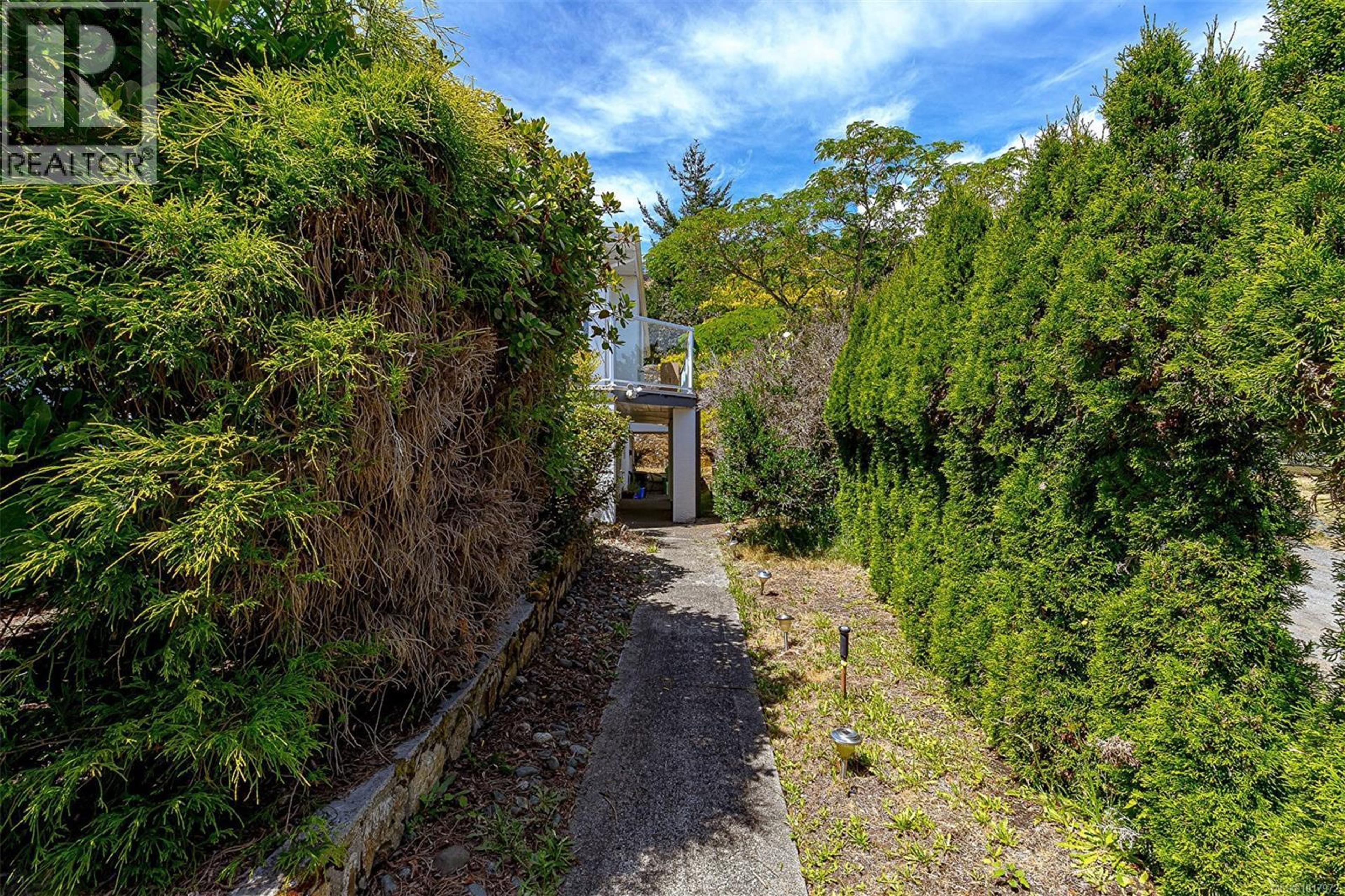 2619 Crystalview Dr, Langford - Exteriors - Photo 5