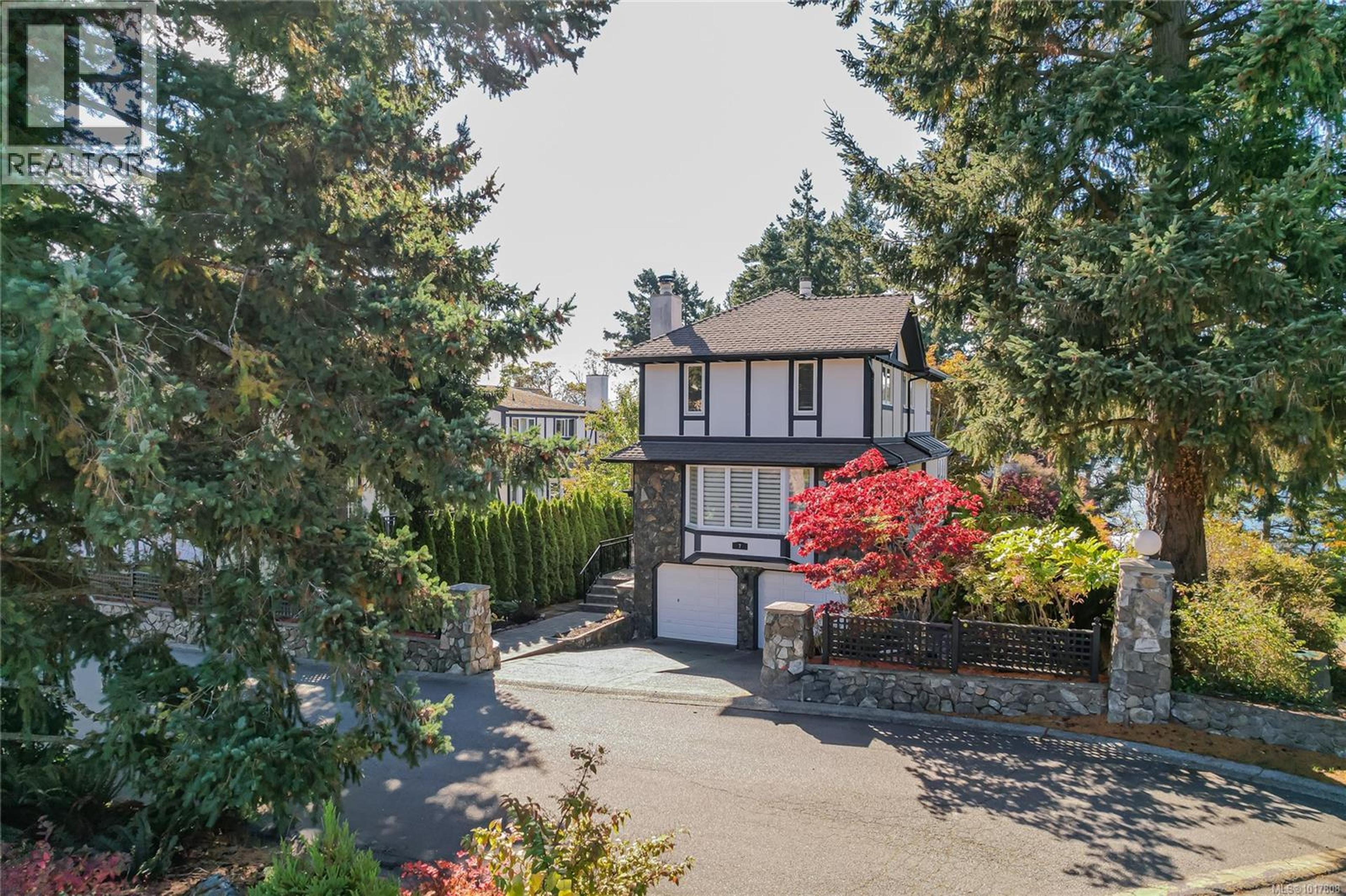 7 Governors Point Rd, View Royal - Exteriors - Photo 6