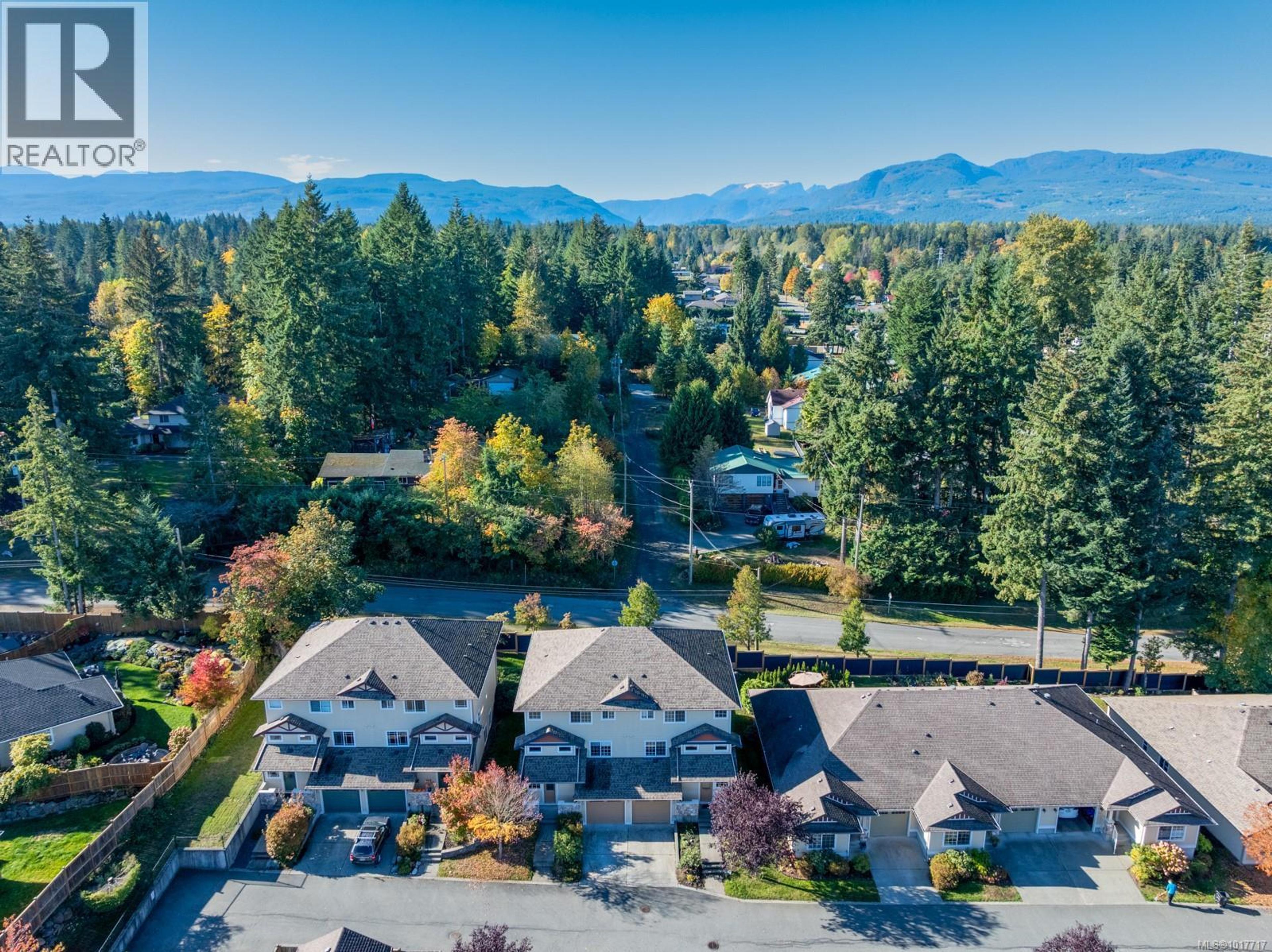 2728 1st St, Courtenay - Exteriors - Full Complex View, Drone/Aerial View - Photo 5