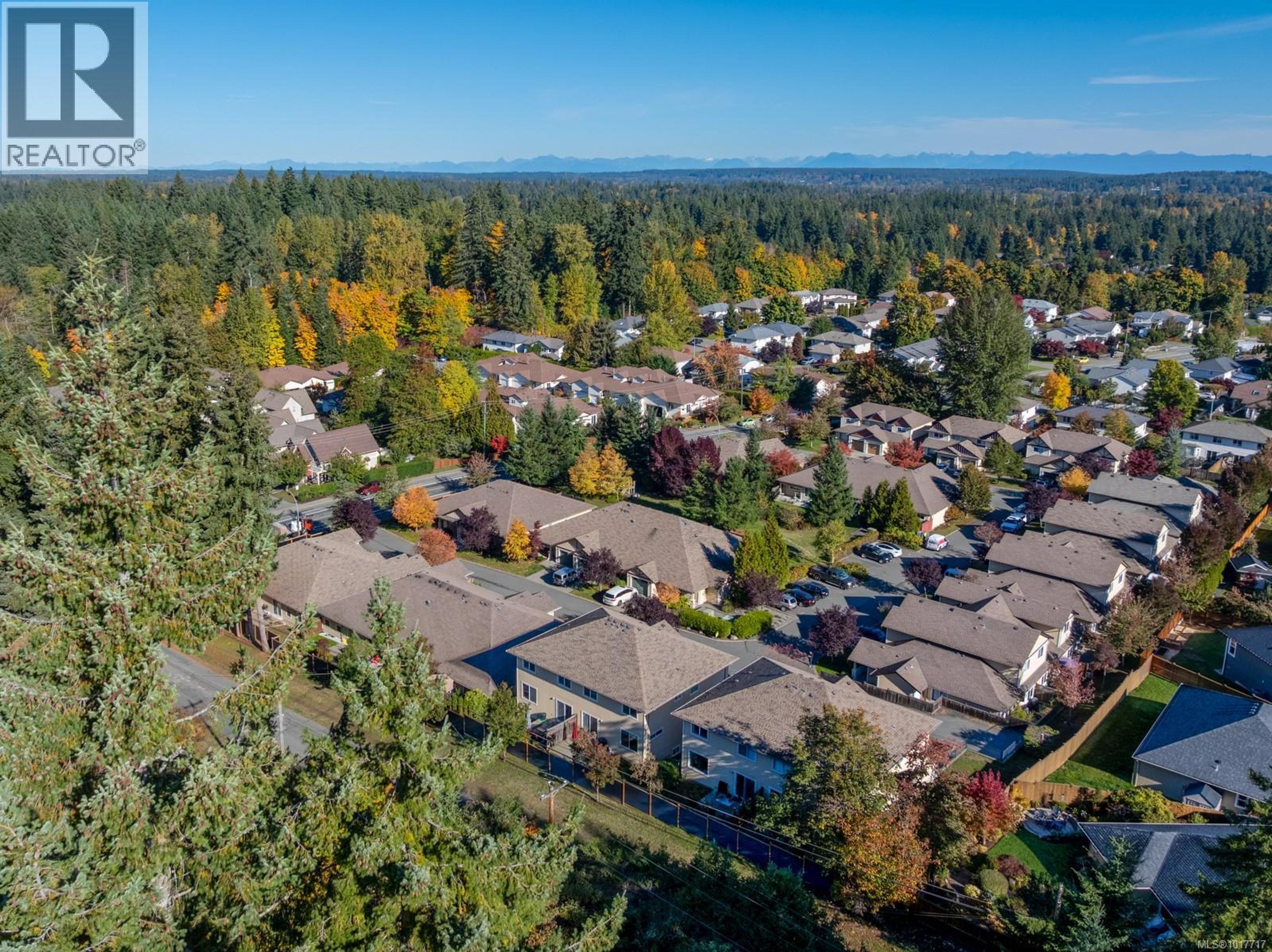 2728 1st St, Courtenay - Exteriors - Full Complex View, Drone/Aerial View - Photo 9