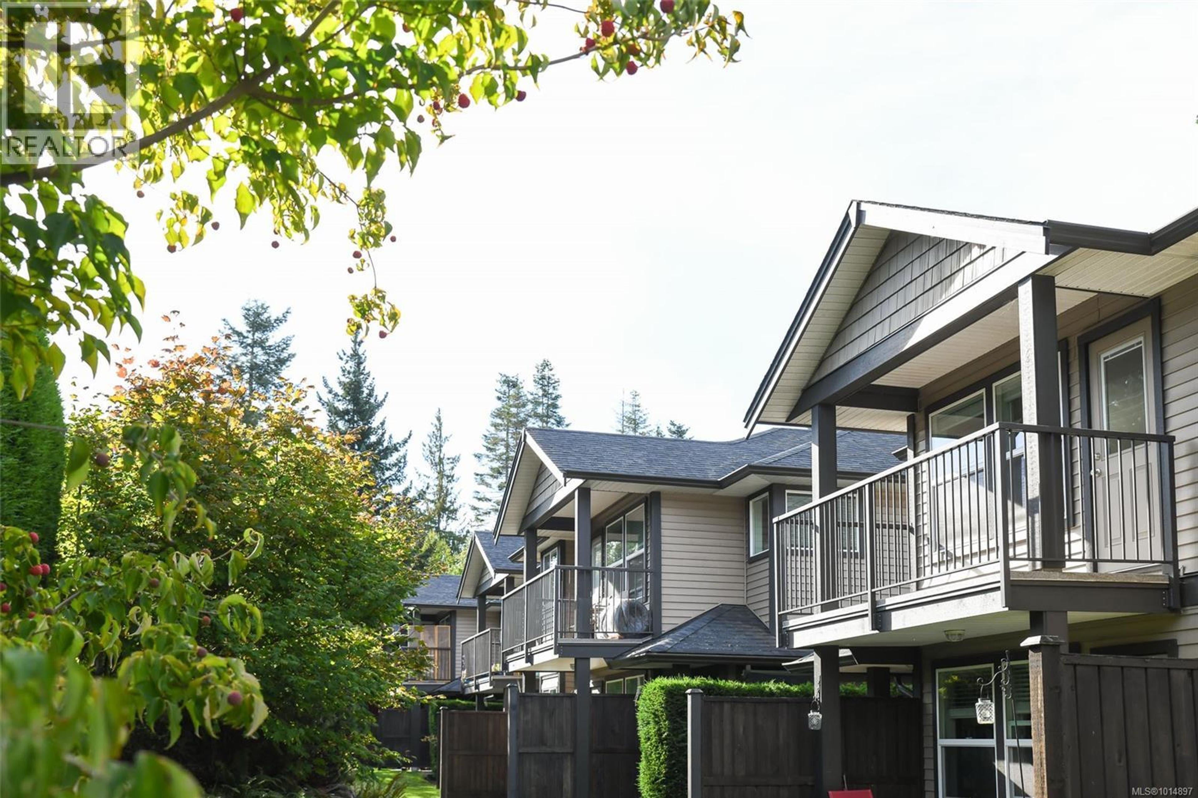 4699 Muir Rd, Courtenay - Exteriors - Full Complex View - Photo 9