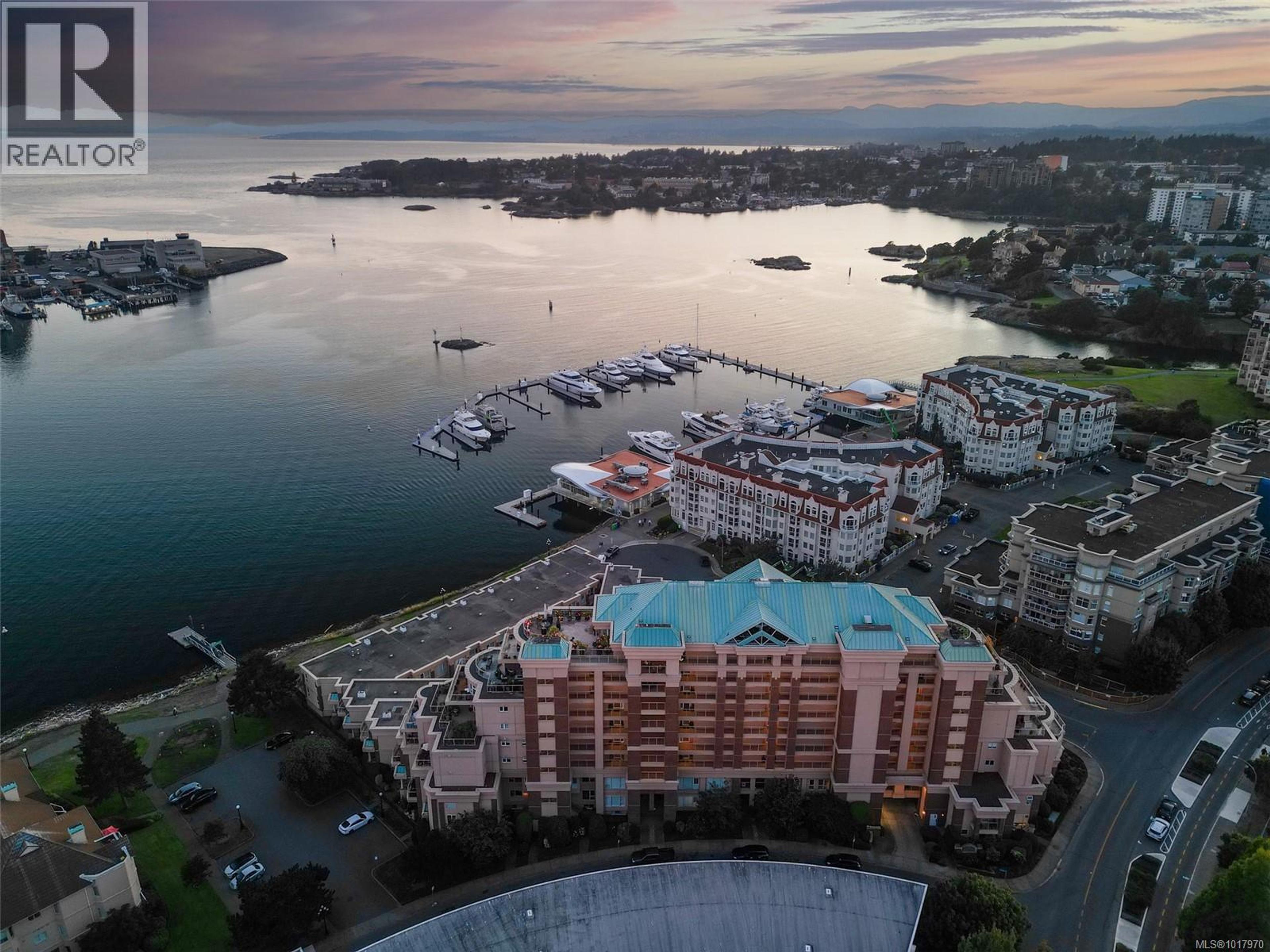 75 Songhees Rd, Victoria - Exteriors - Full Complex View, Drone/Aerial View - Photo 2