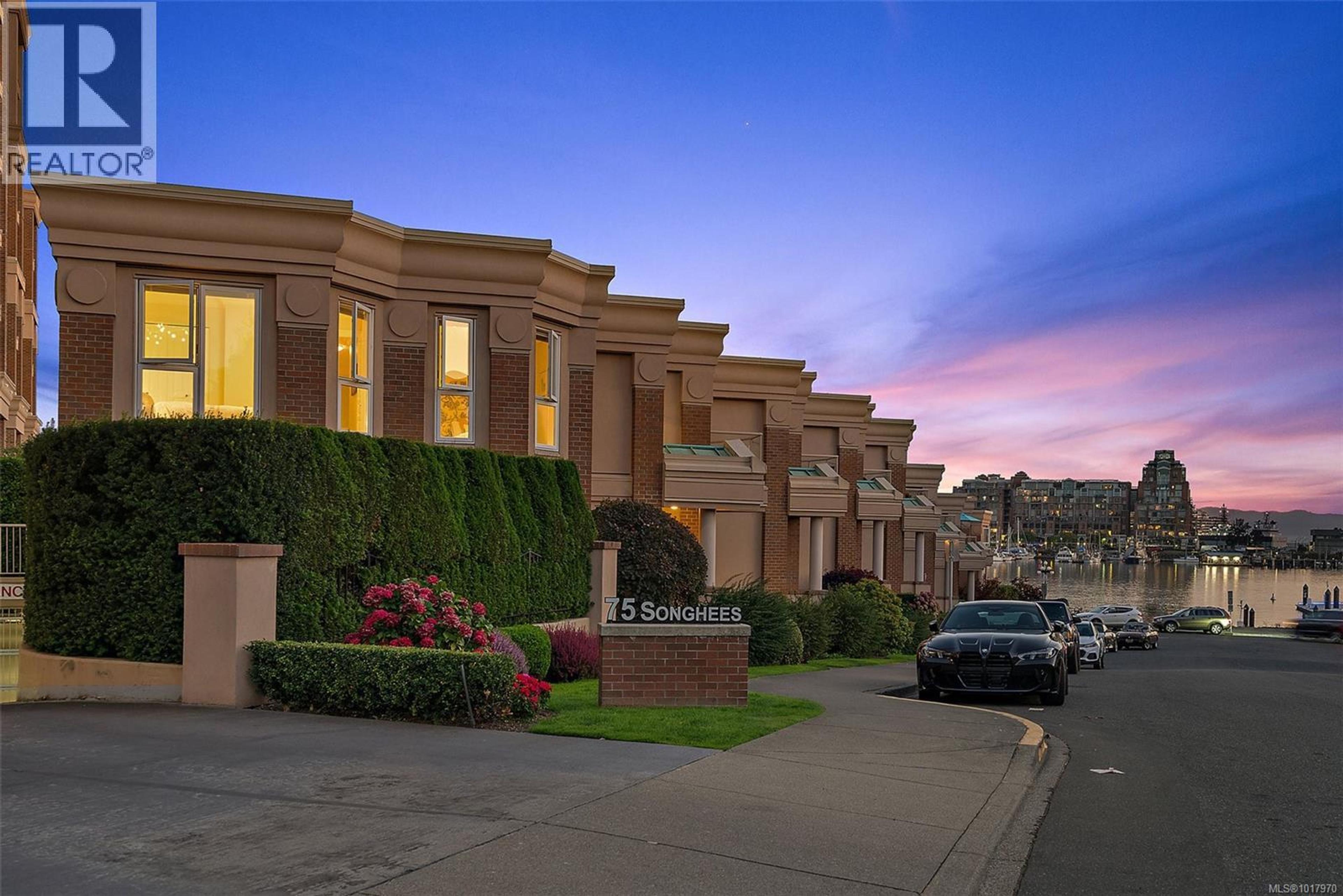 75 Songhees Rd, Victoria - Exteriors - Full Complex View - Photo 7