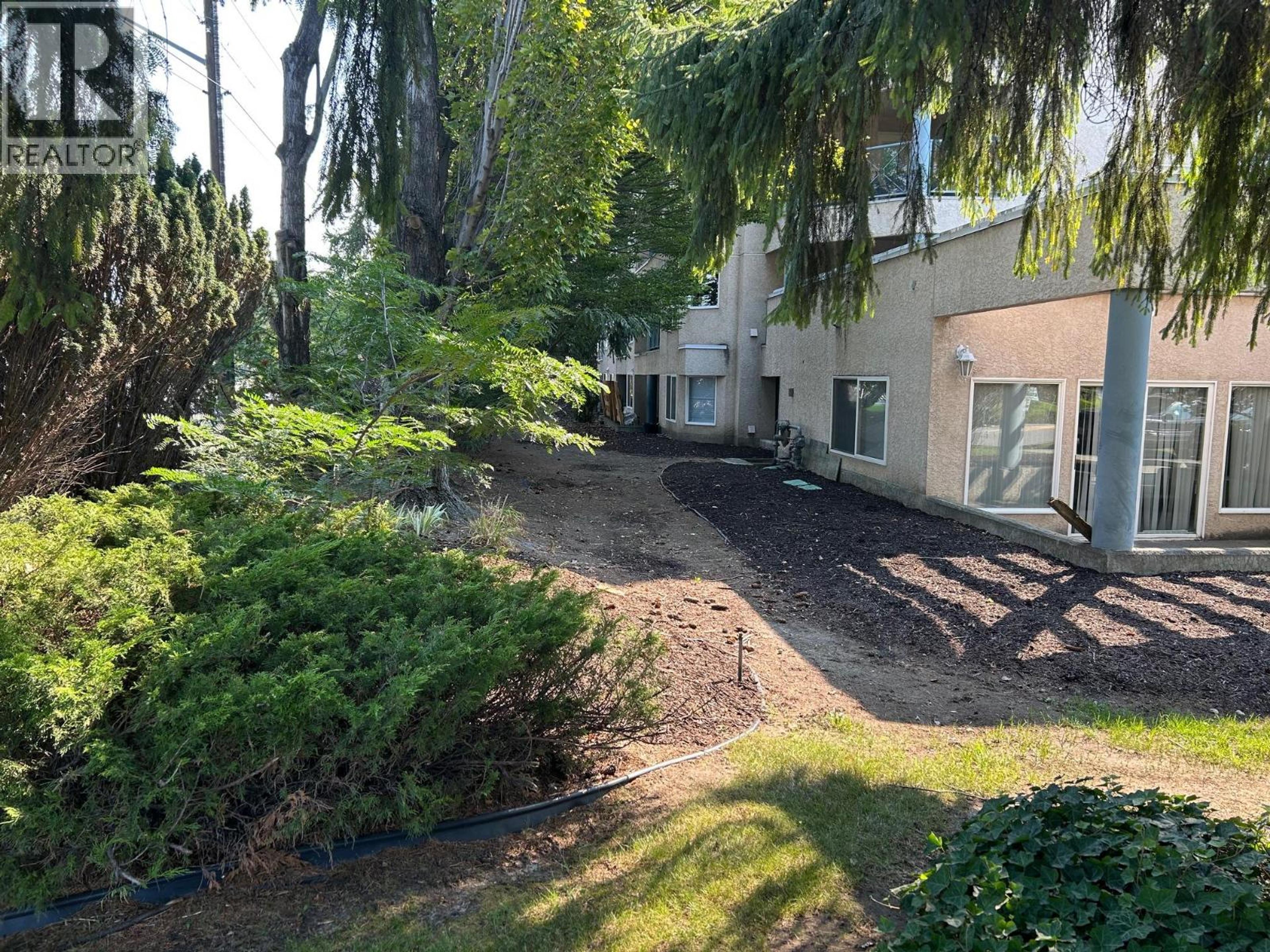 3115 De Montreuil Court, Kelowna - Exteriors - Photo 3