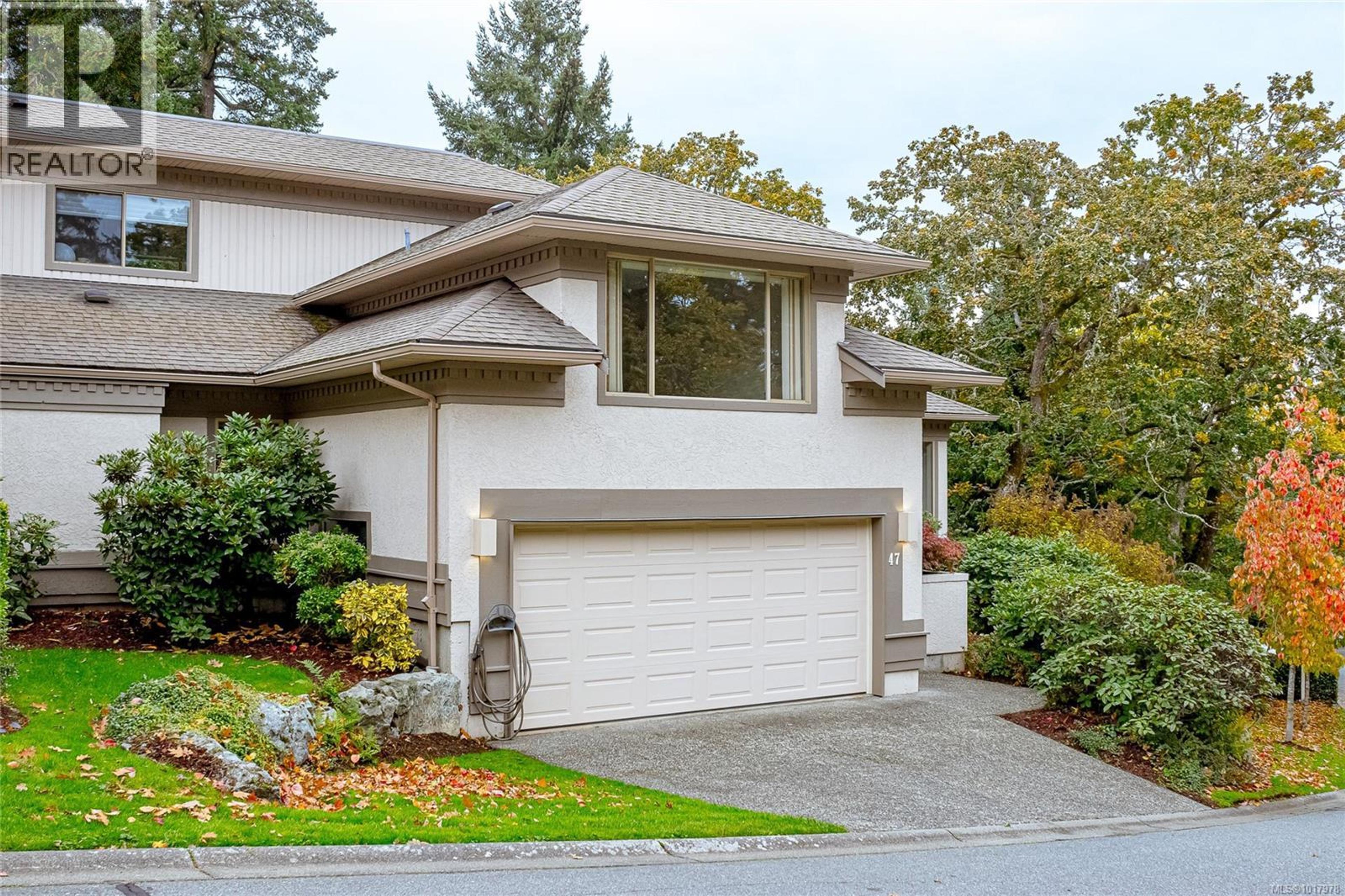 4300 Stoneywood Lane, Saanich - Exteriors - Photo 1