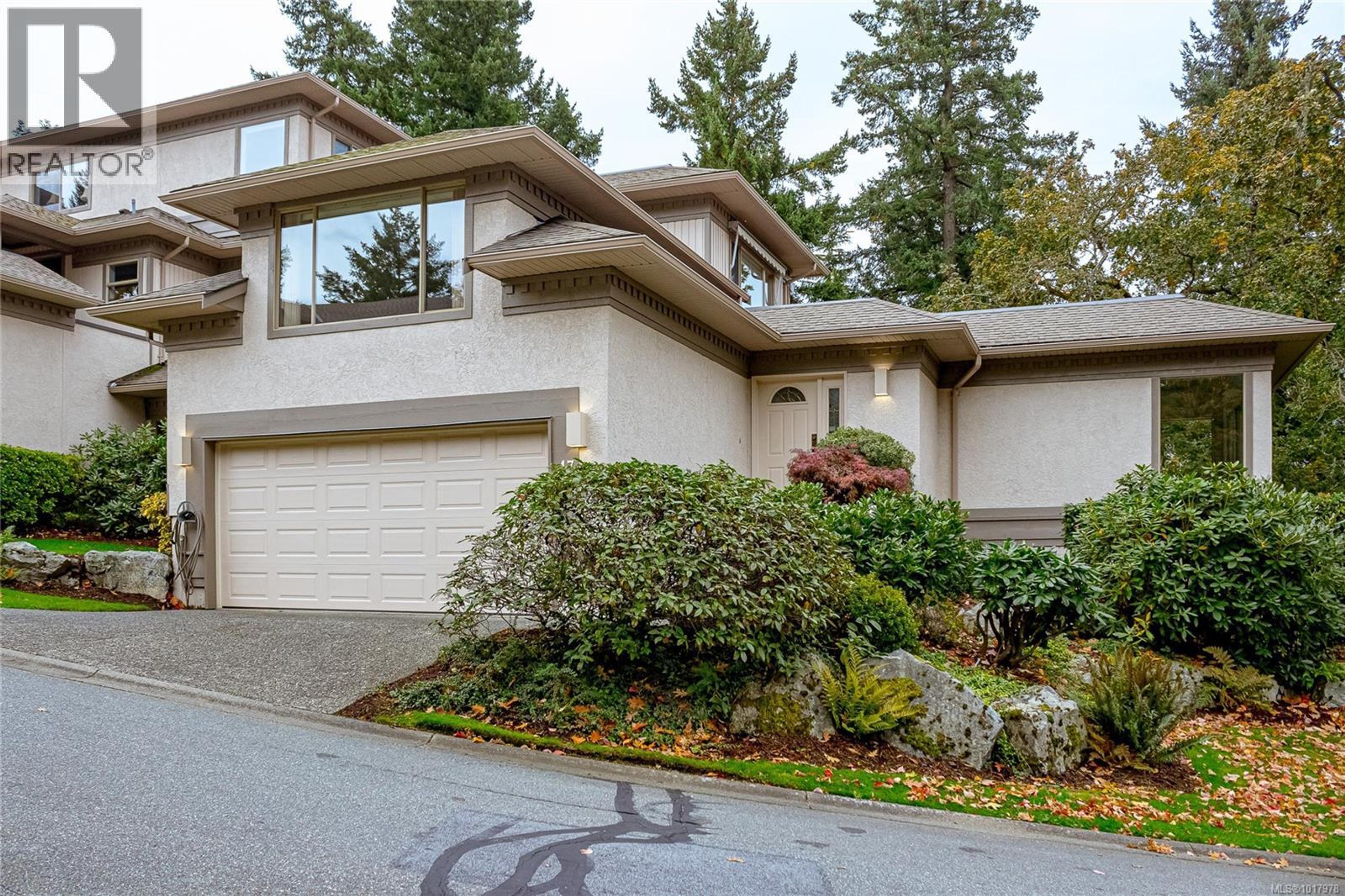 4300 Stoneywood Lane, Saanich - Exteriors - Photo 8