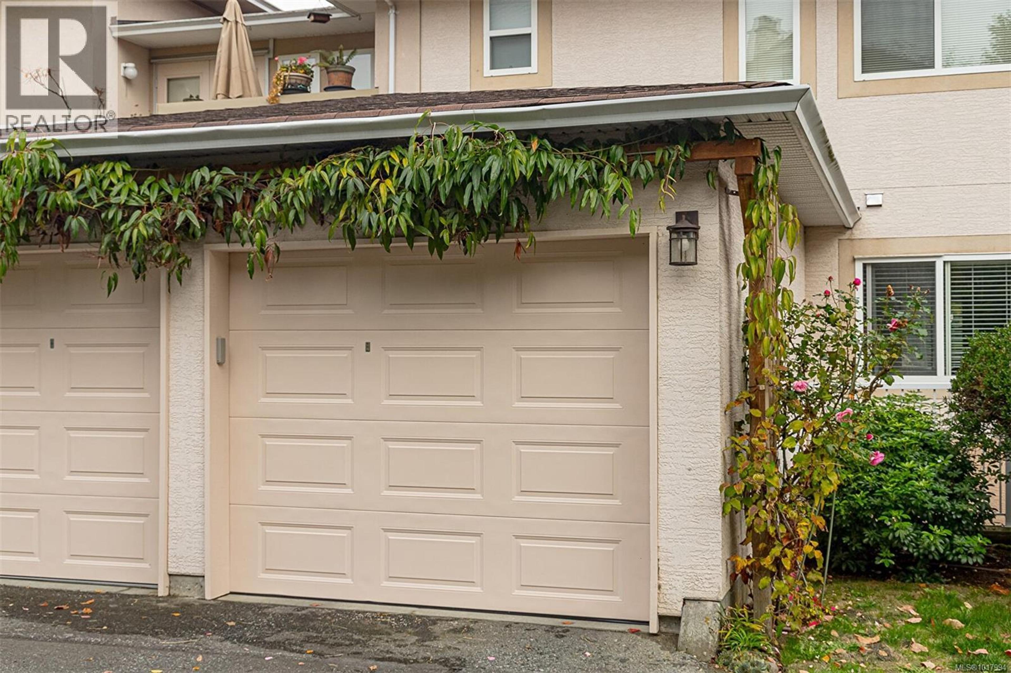 100 Gifford Rd, Ladysmith - Exteriors - Photo 1