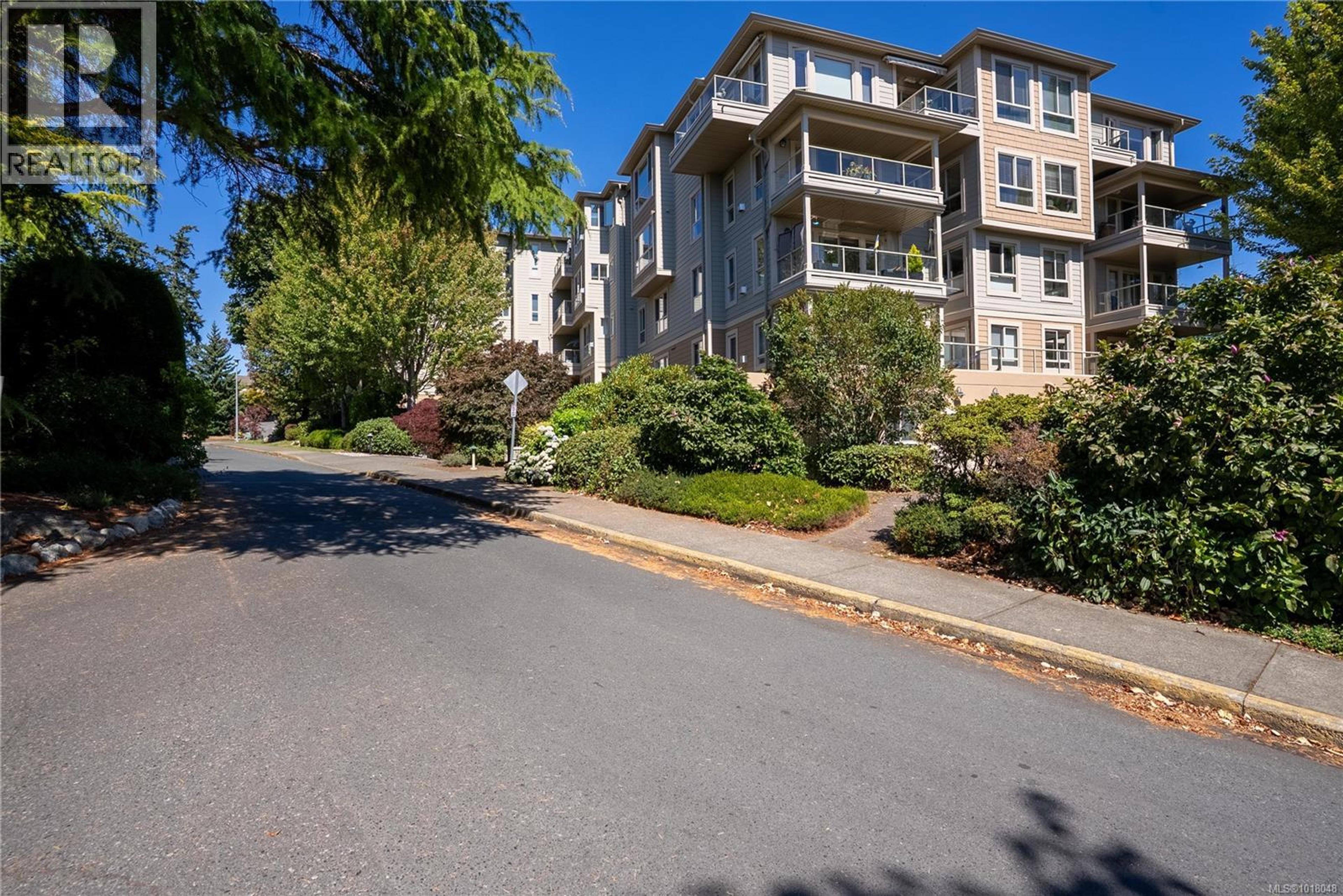 121 Aldersmith Pl, View Royal - Exteriors - Photo 1