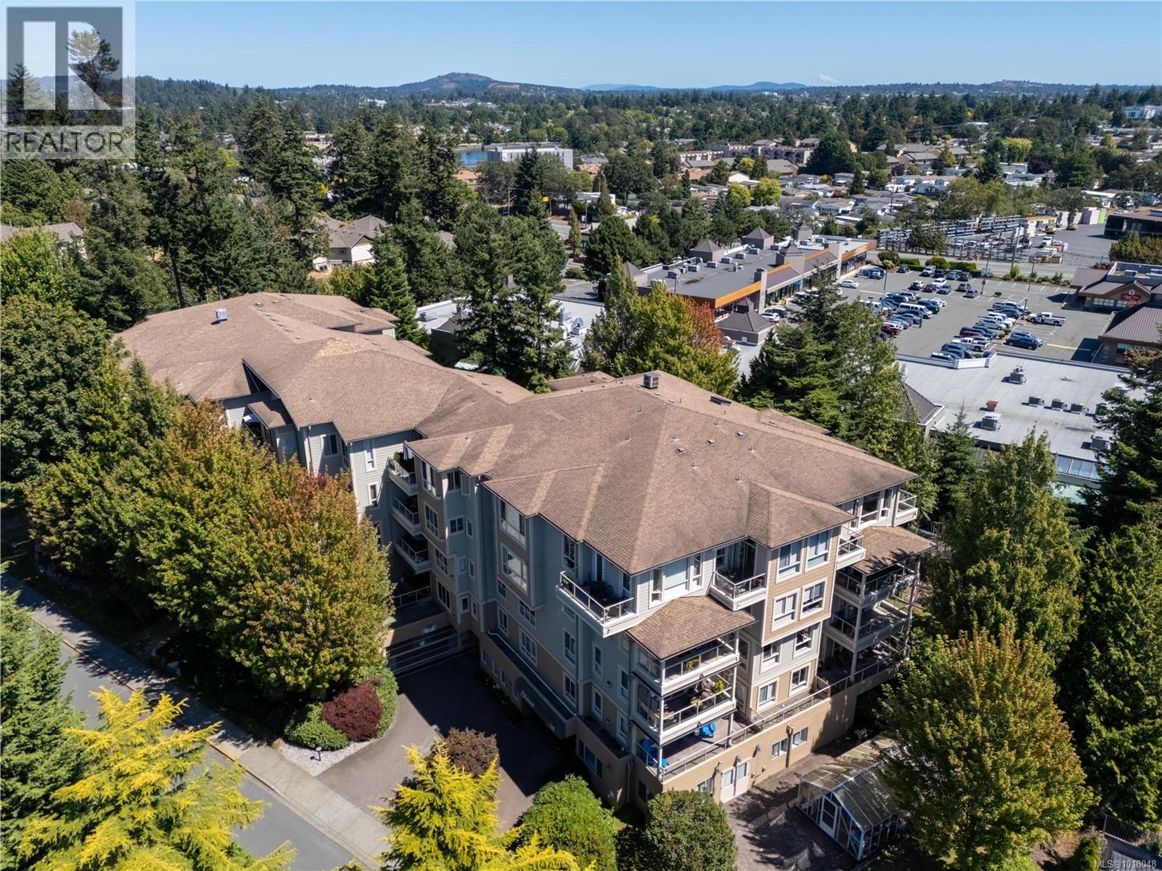 121 Aldersmith Pl, View Royal - Exteriors - Drone/Aerial View, Full Complex View - Photo 4