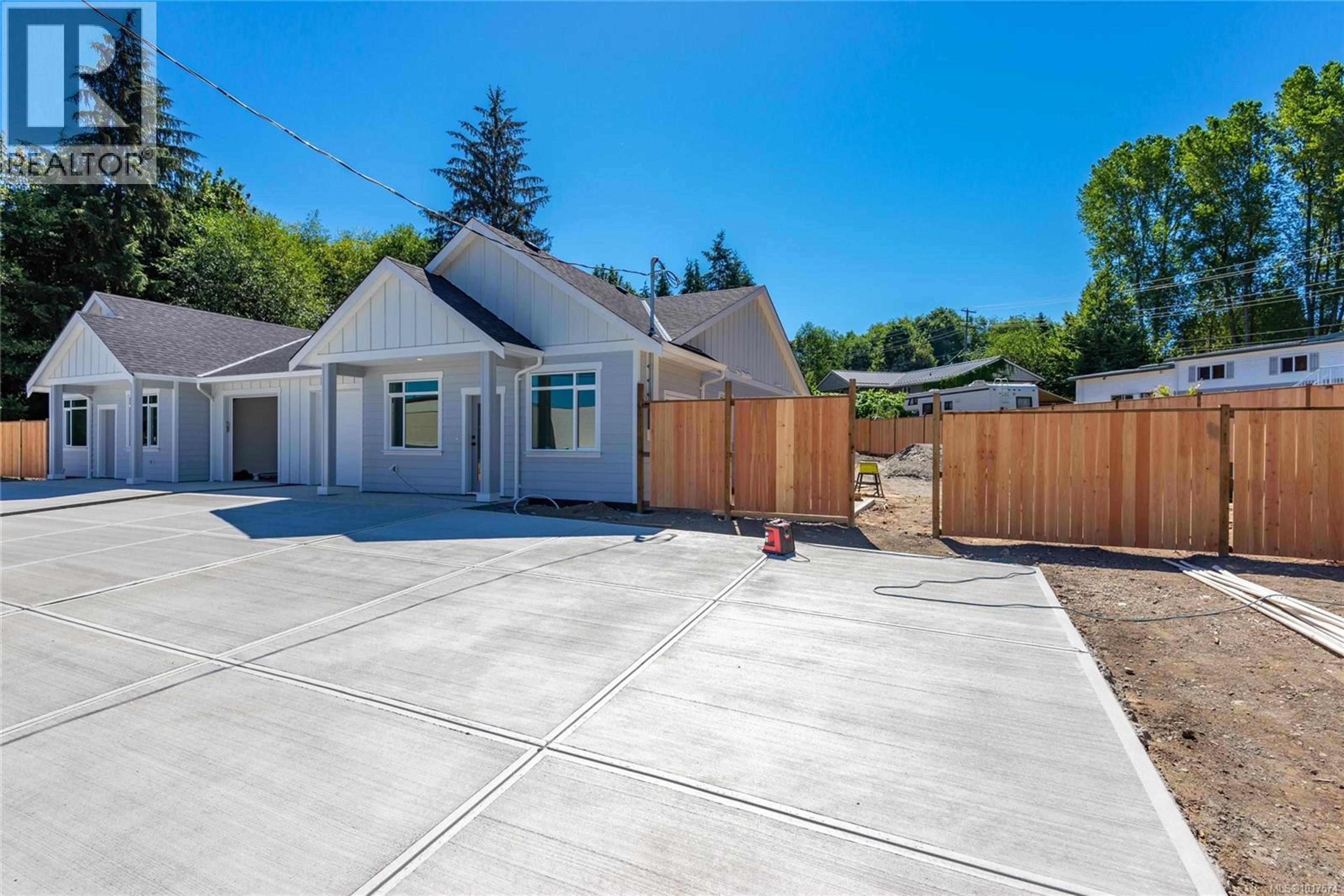 1025 9TH Ave, Campbell River - Exteriors - Photo 1