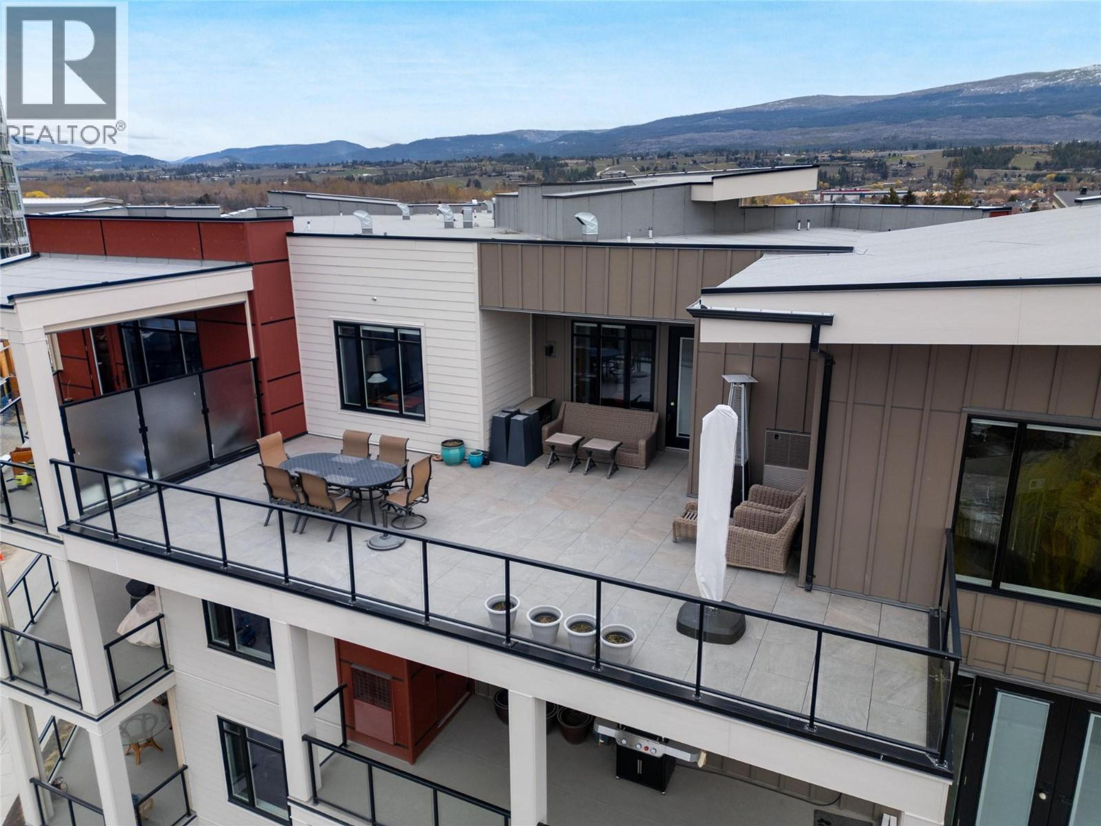 529 Truswell Road, Kelowna - Exteriors - Photo 1