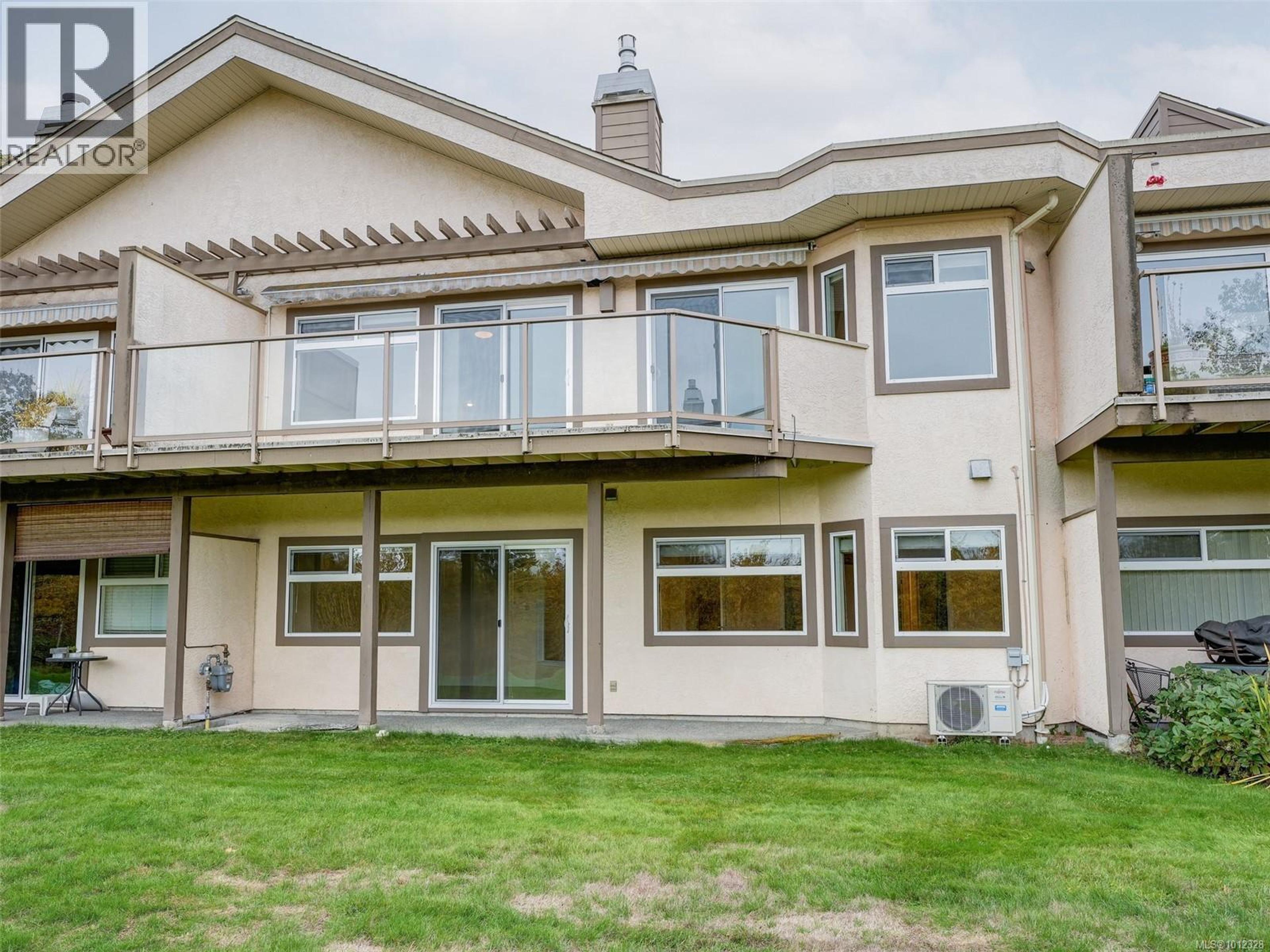 4318 Emily Carr Dr, Saanich - Exteriors - Photo 2