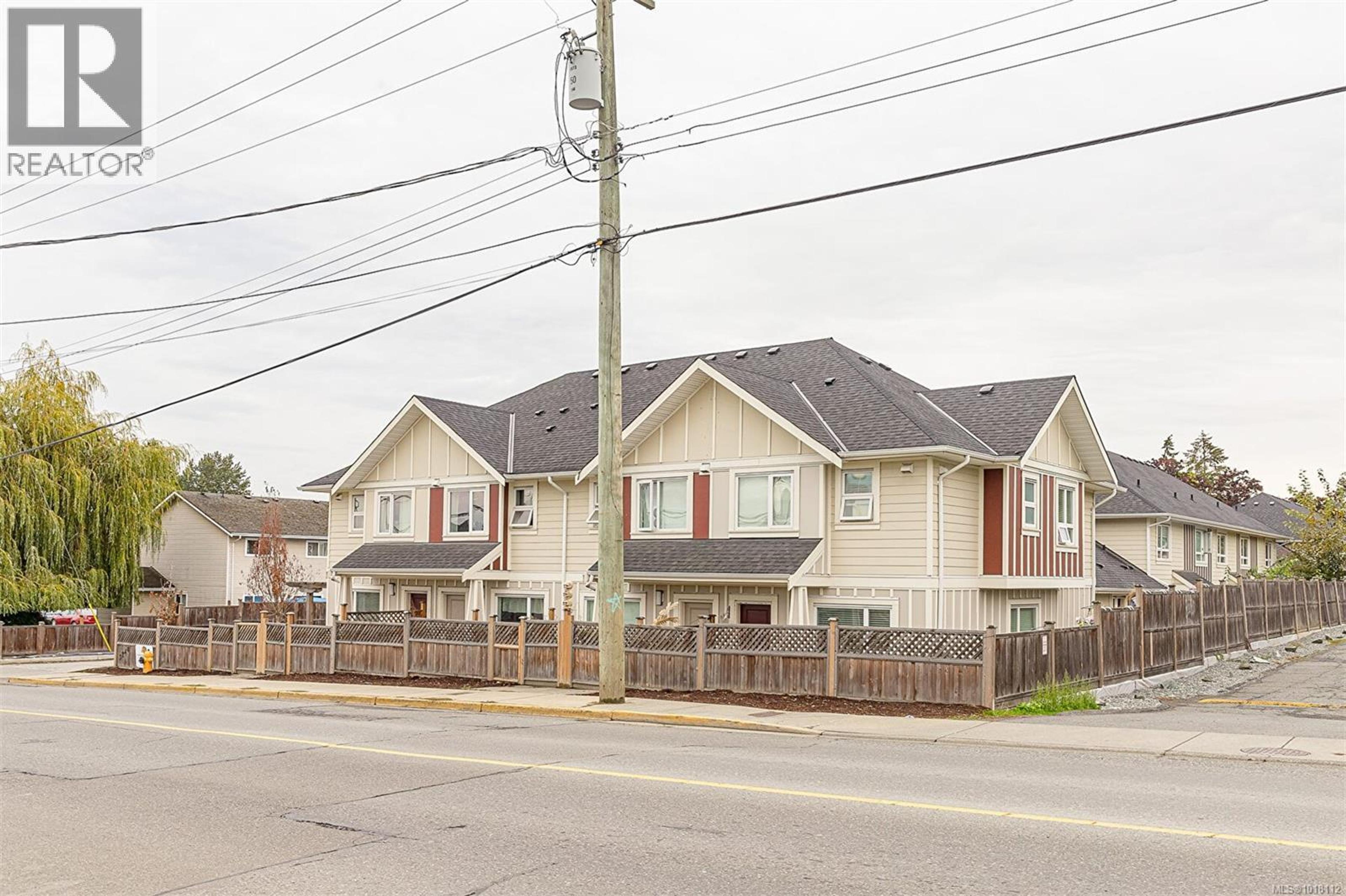 3248 Sherman Rd, Duncan - Exteriors - Full Complex View - Photo 4