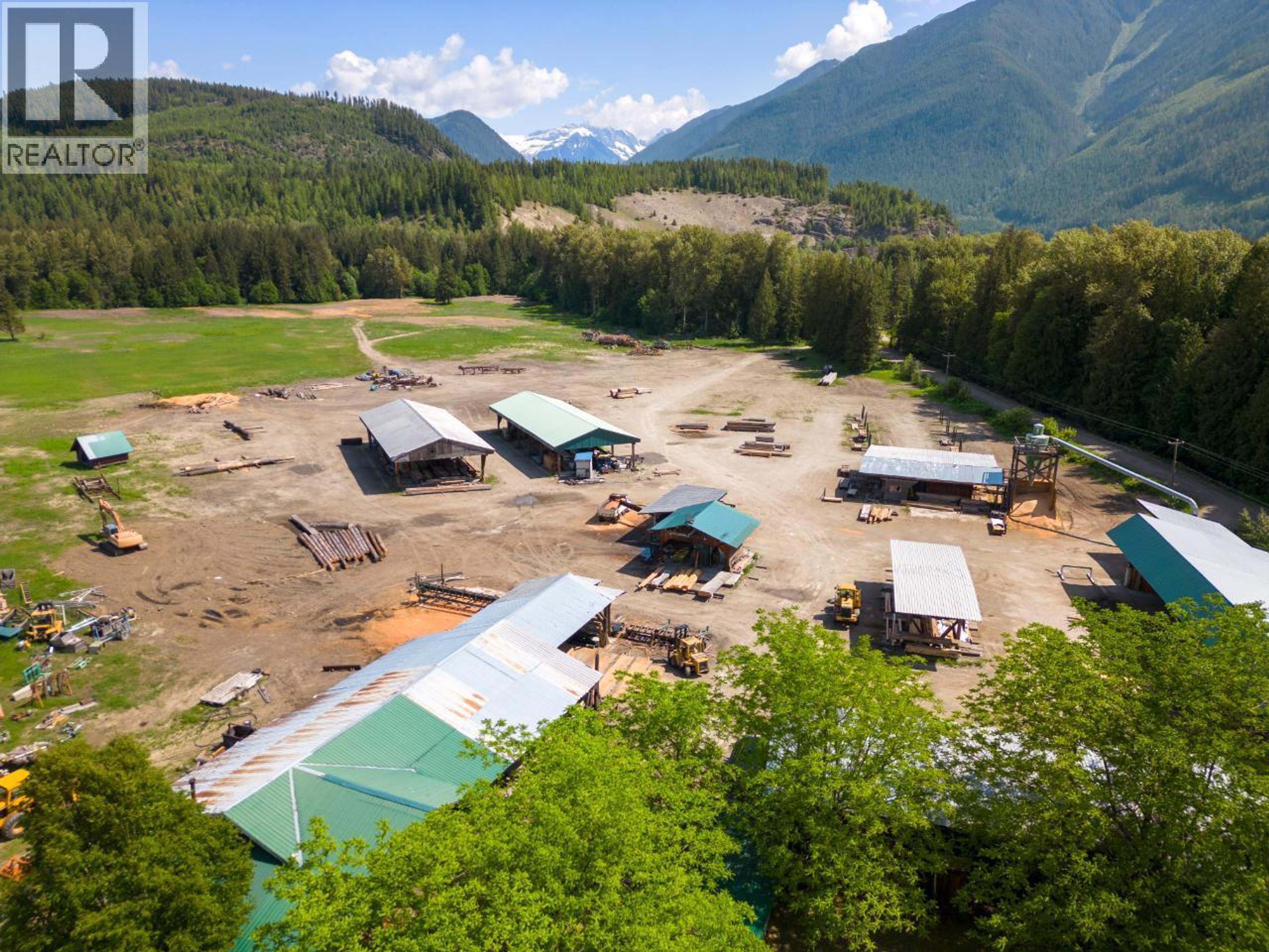 209 LARDEAU RIVER ROAD - Main Image