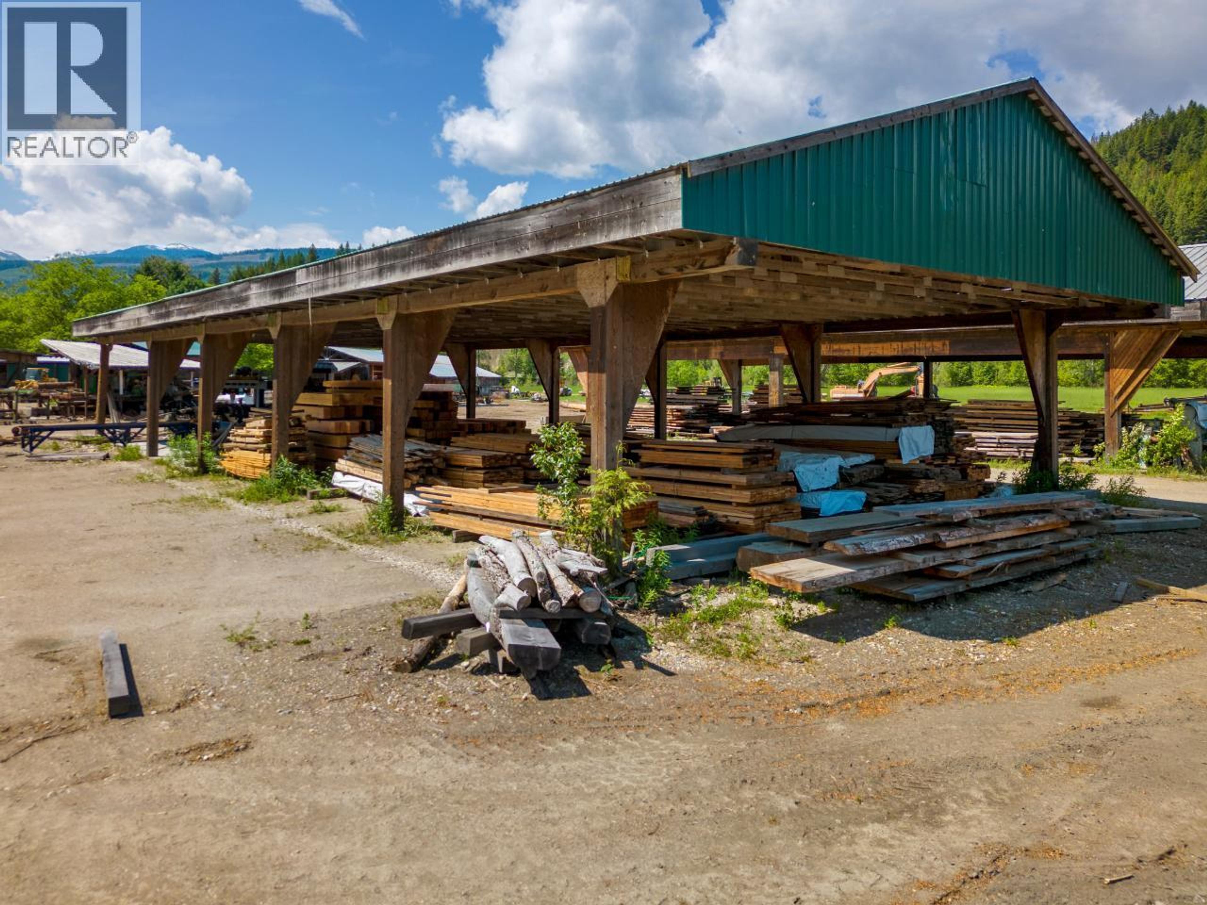 209 LARDEAU RIVER ROAD - 11