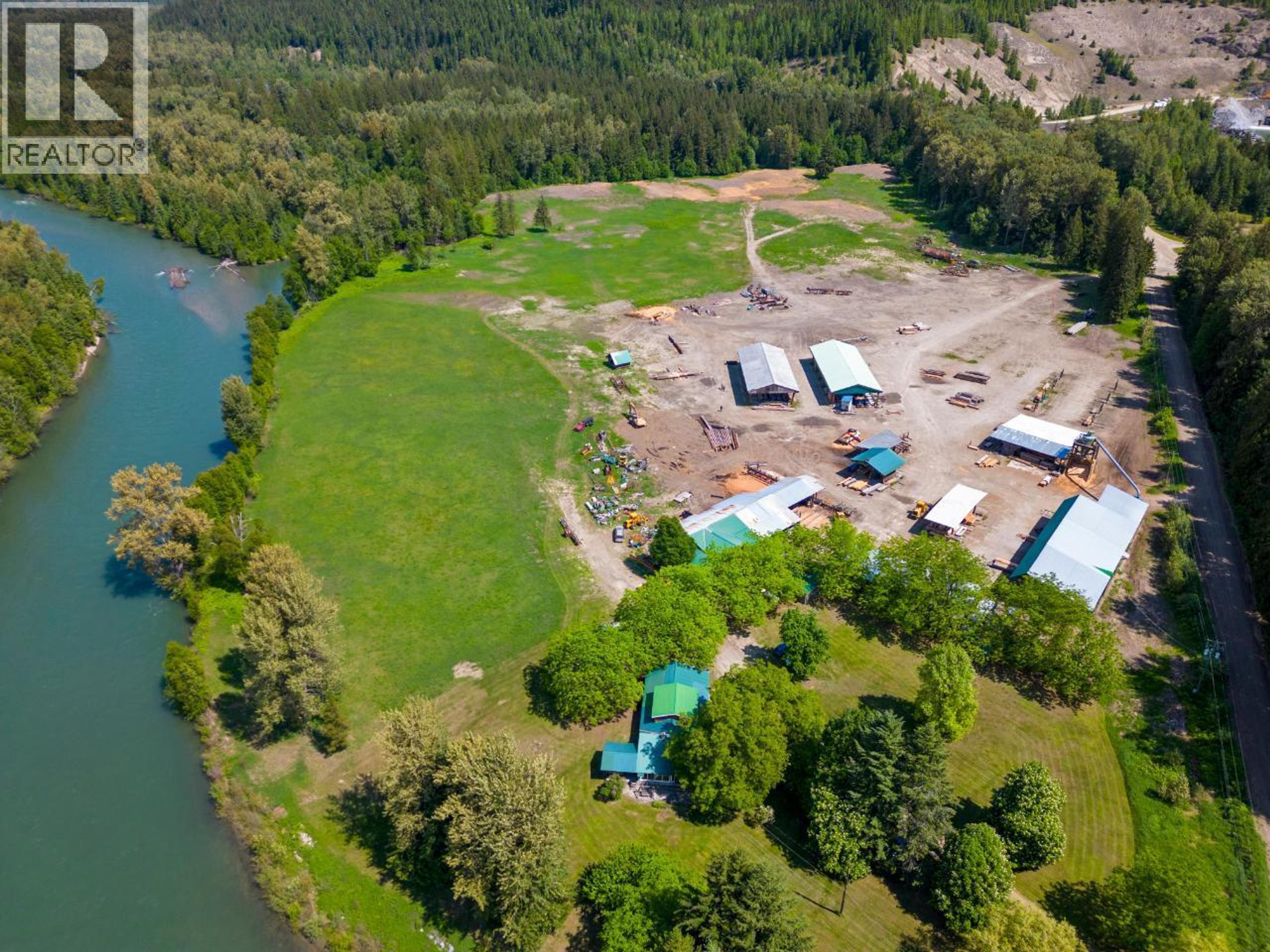 209 LARDEAU RIVER ROAD - Image 2