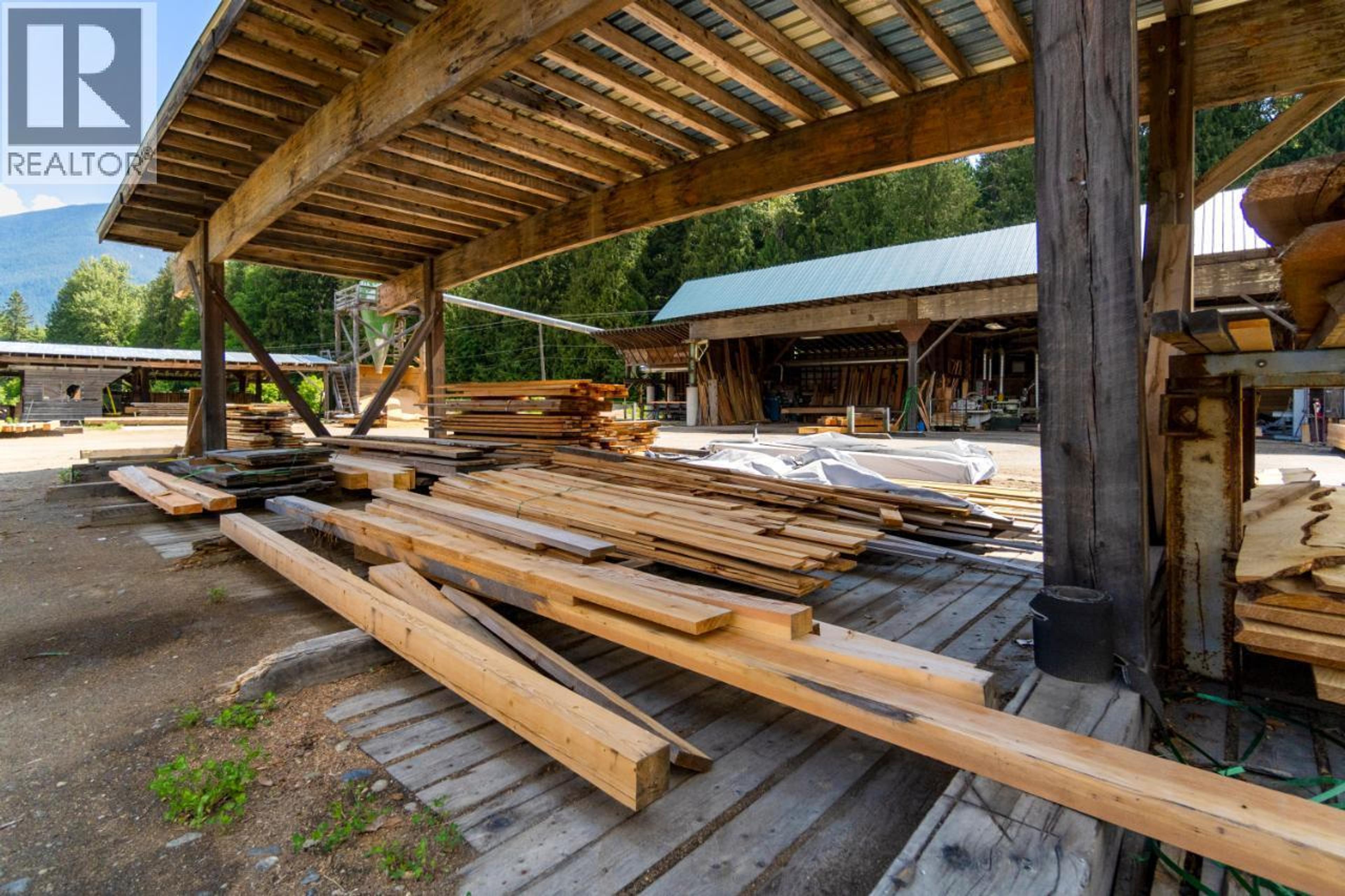 209 LARDEAU RIVER ROAD - 21