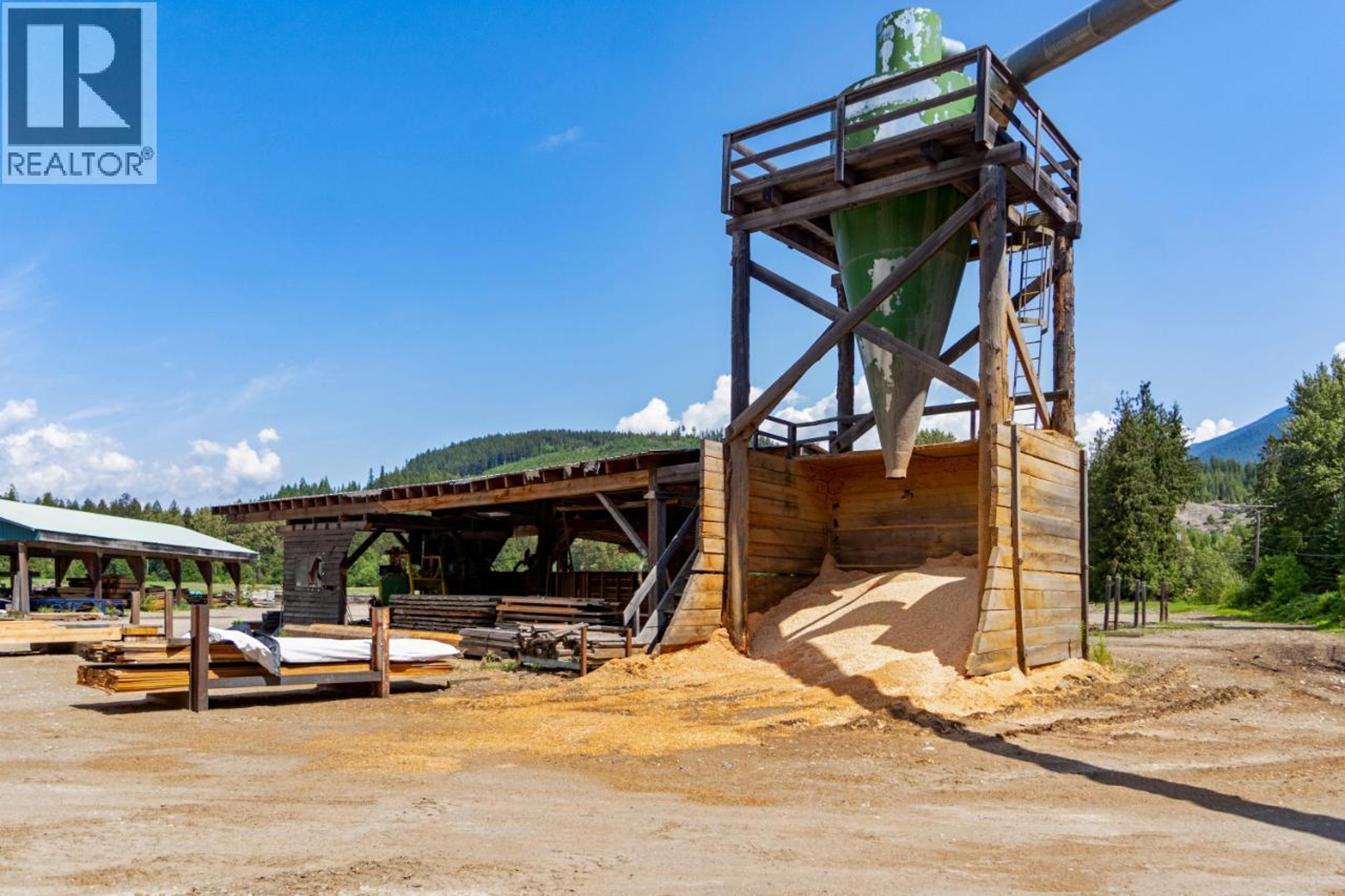 209 LARDEAU RIVER ROAD - 22